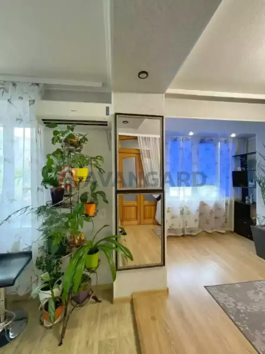 1 ����. ��������, 35/18/6 ��. �., 4/9 ���� ���� 10