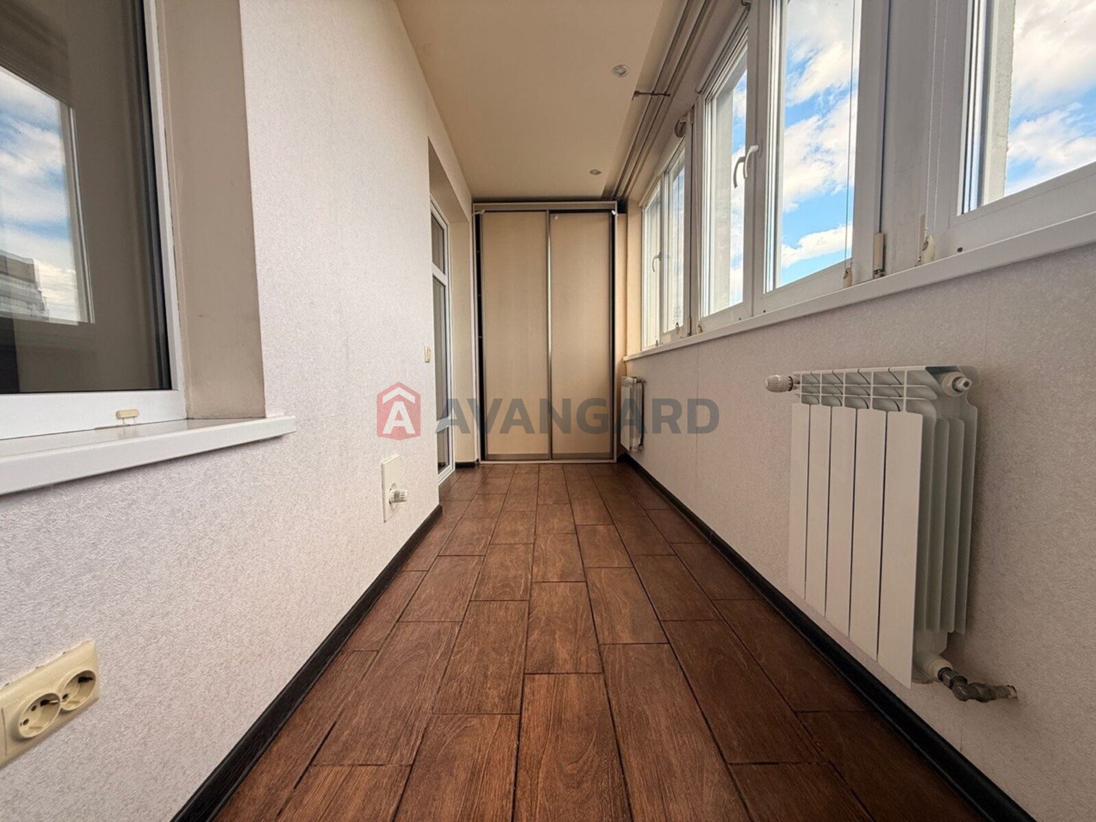 1 ��. ��������, 40/-/10 ��. �., 9/9 ������ ���� 12