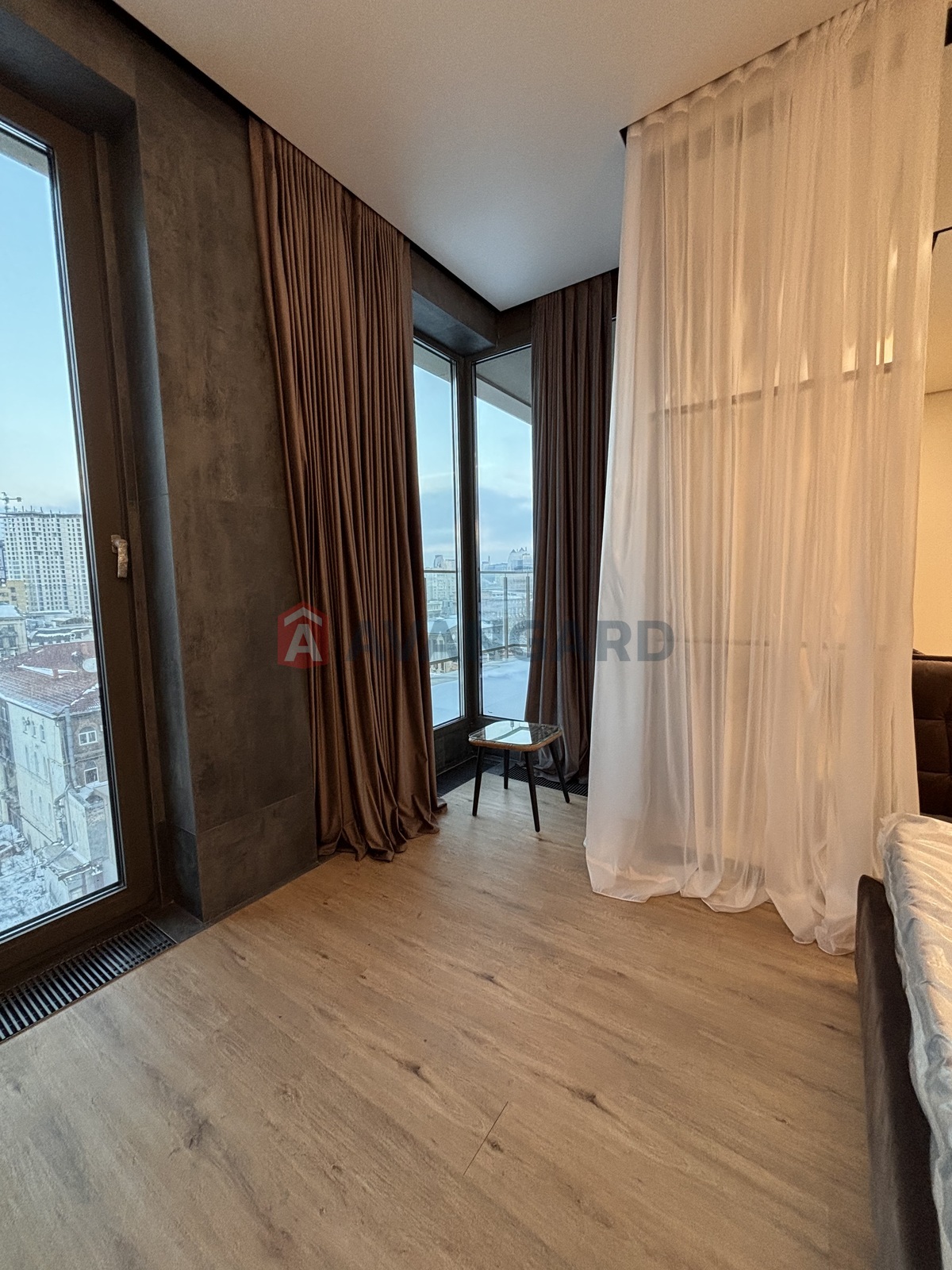 2 ��. ��������, 52/37/5 ��. �., 8/10 ������ ���� 8