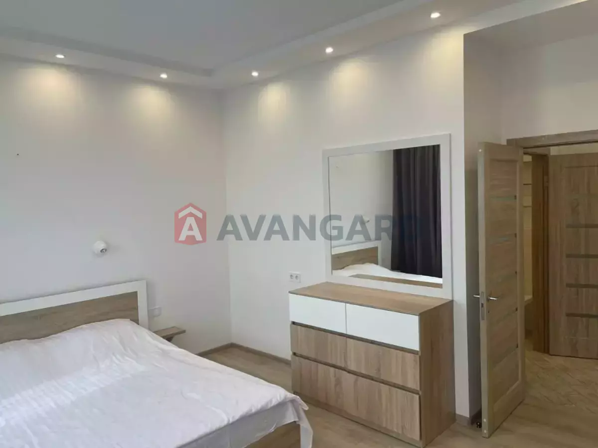 2 ����. ��������, 77/-/- ��. �., 11/24 ���� ���� 5