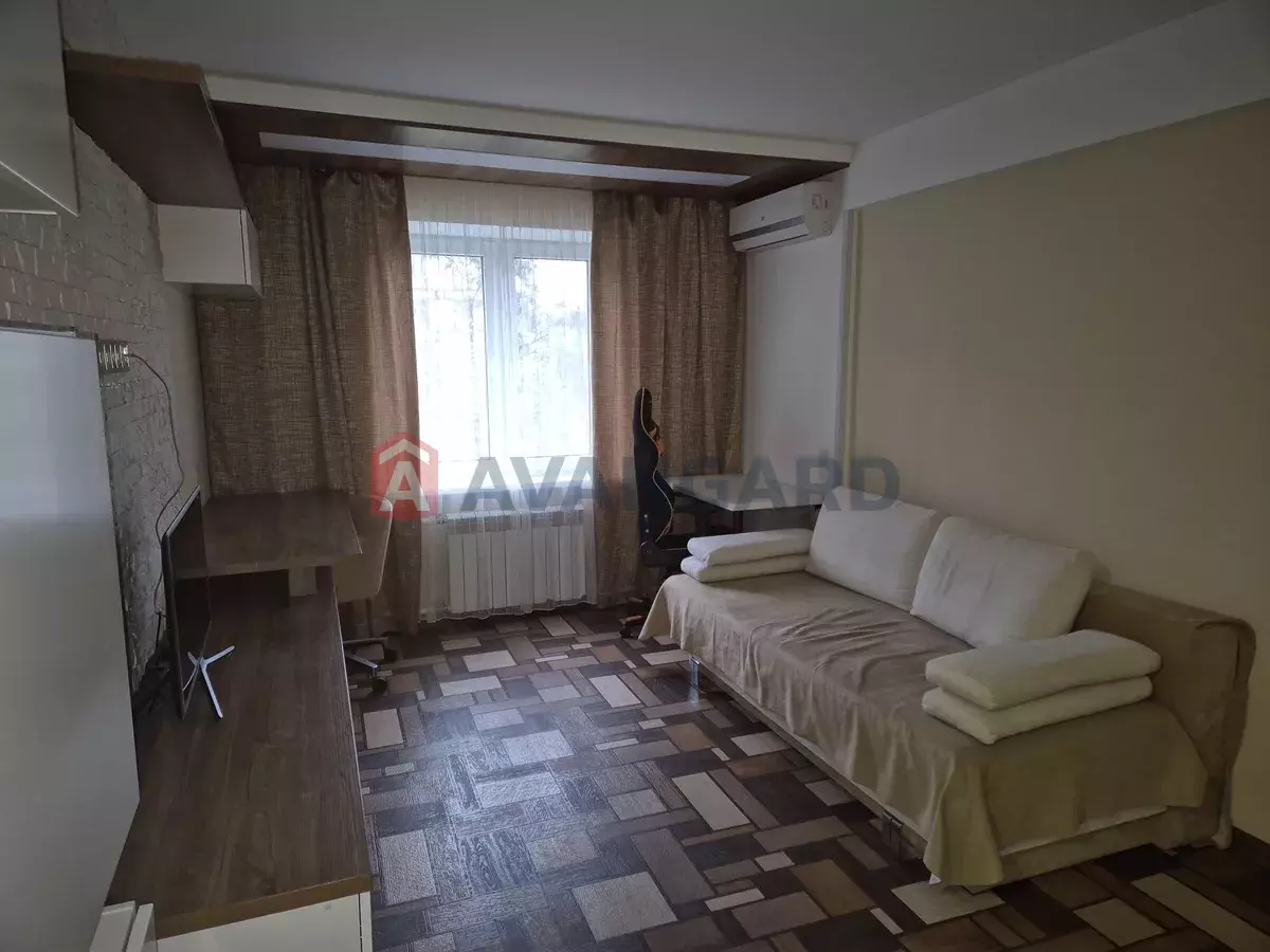 3 ��. ��������, 70/-/10 ��. �., 5/10 ������ ���� 1