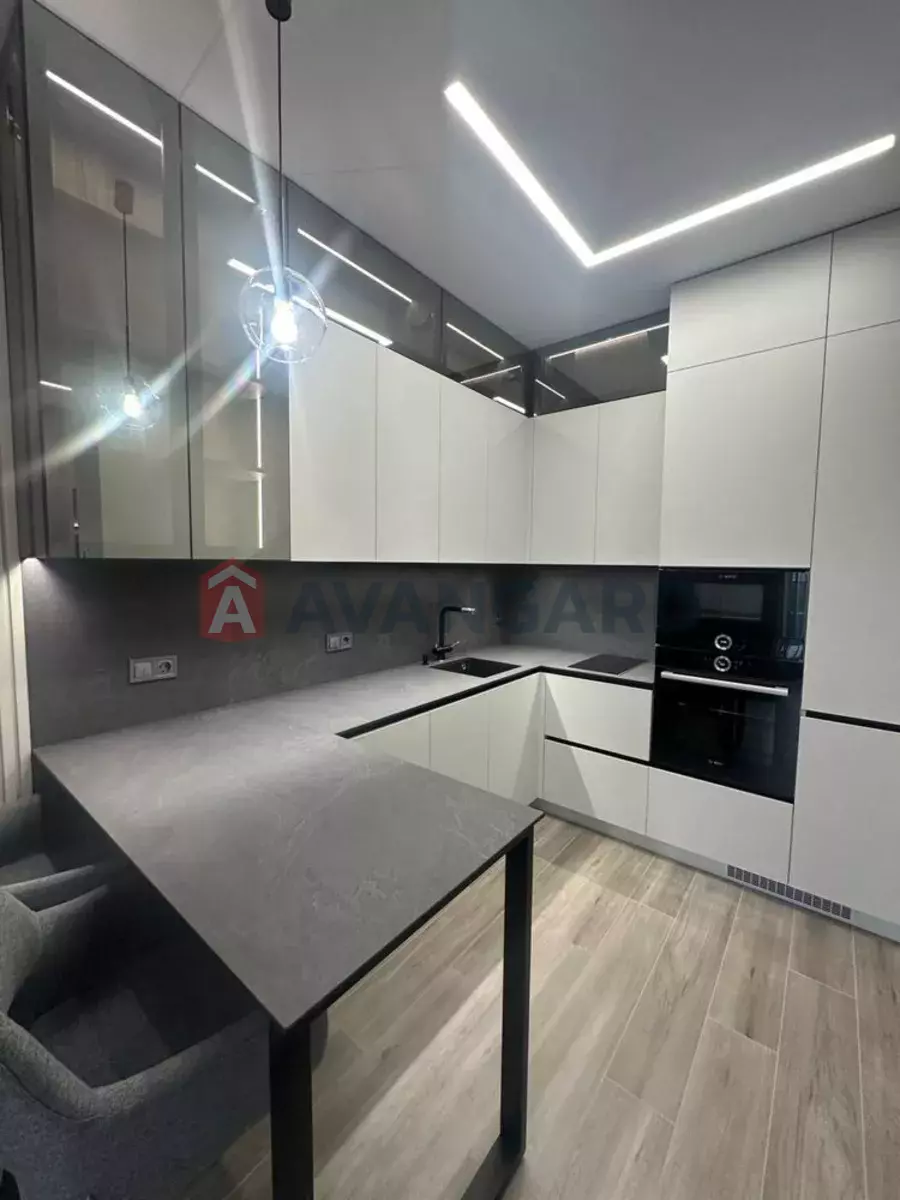 2 ��. ��������, 50/-/15 ��. �., 4/12 ������ ���� 4