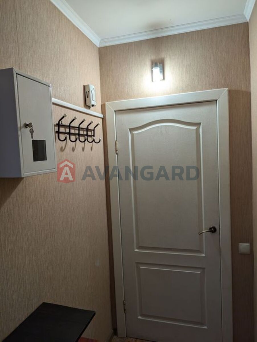 3 ��. ��������, 57/-/10 ��. �., 5/5 ������ ���� 14