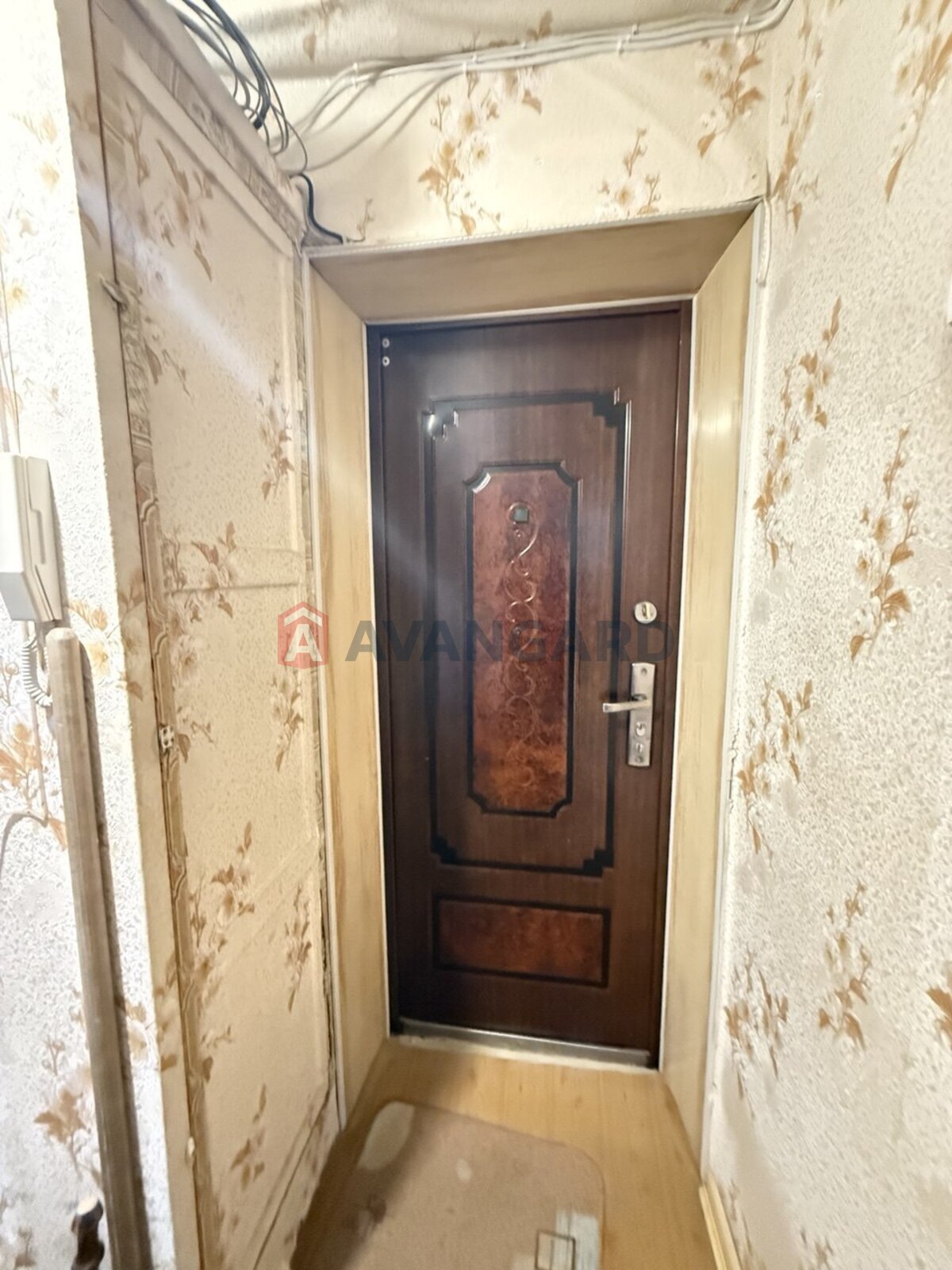 2 ��. ��������, 42/-/6 ��. �., 5/5 ������ ���� 9