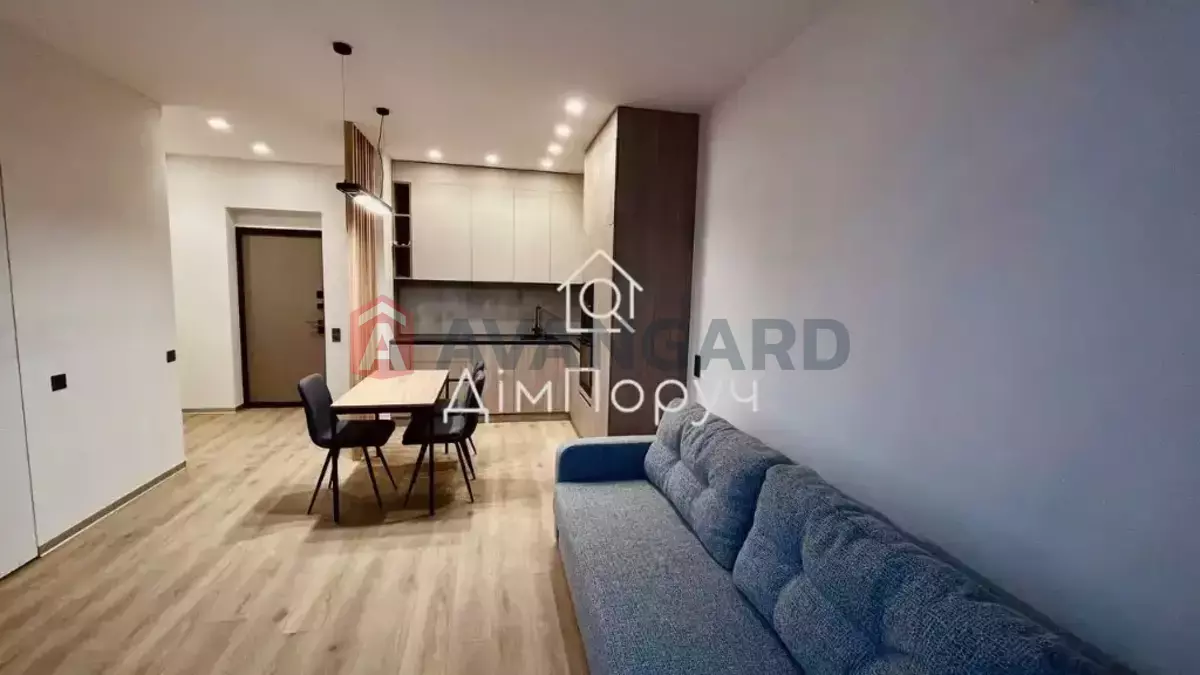 2 ����. ��������, 42/20/8 ��. �., 3/6 ���� ���� 3