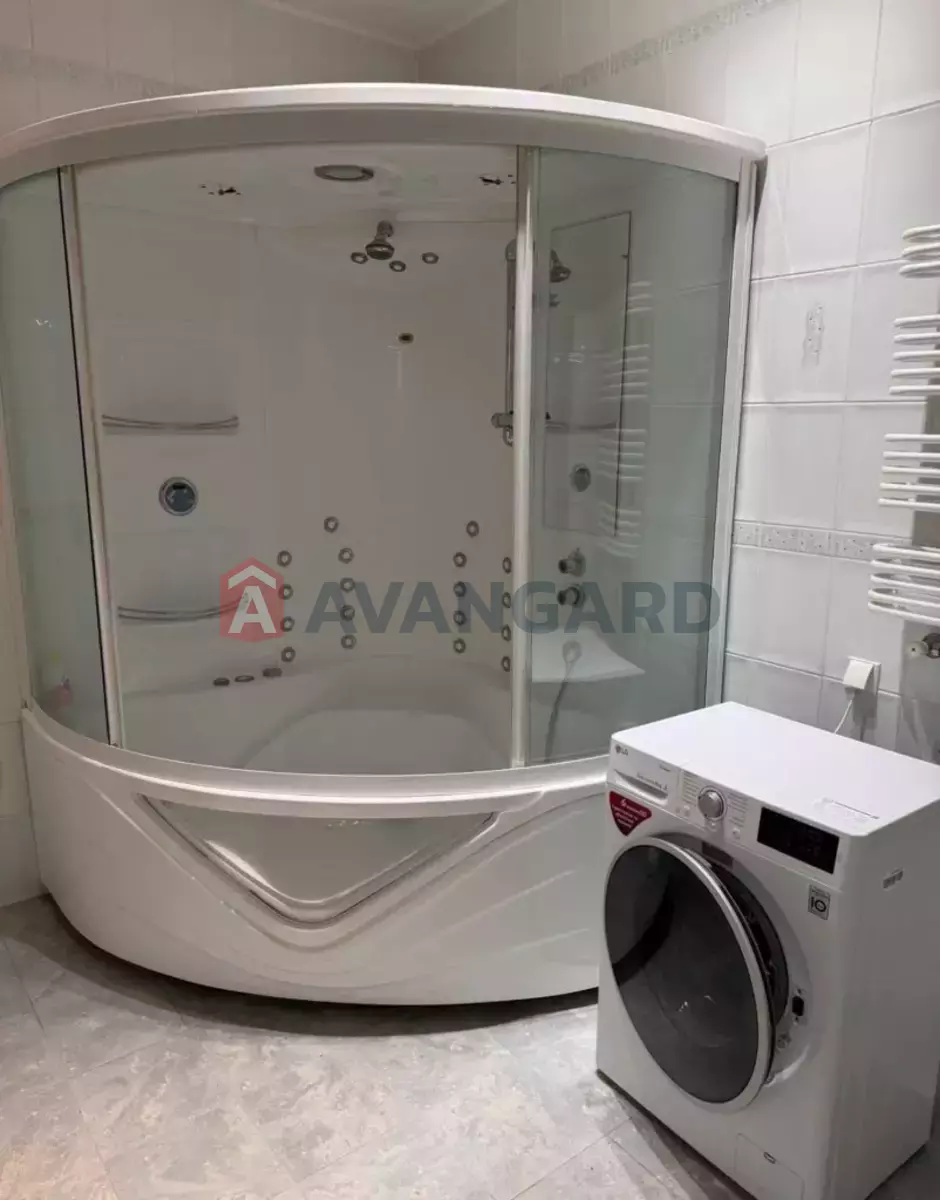 4 ��. ��������, 172/-/- ��. �., 3/9 ������ ���� 12