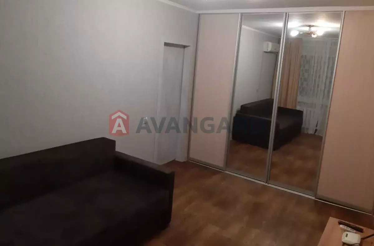 1 ����. ��������, 35/-/10 ��. �., 5/5 ���� ���� 5