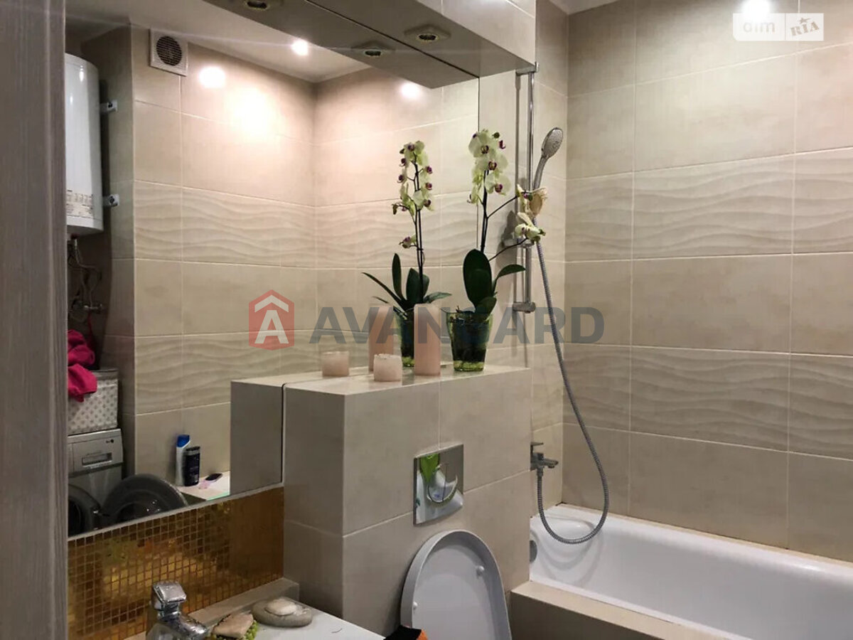 1 ��. ��������, 31/-/- ��. �., 3/17 ������ ���� 4