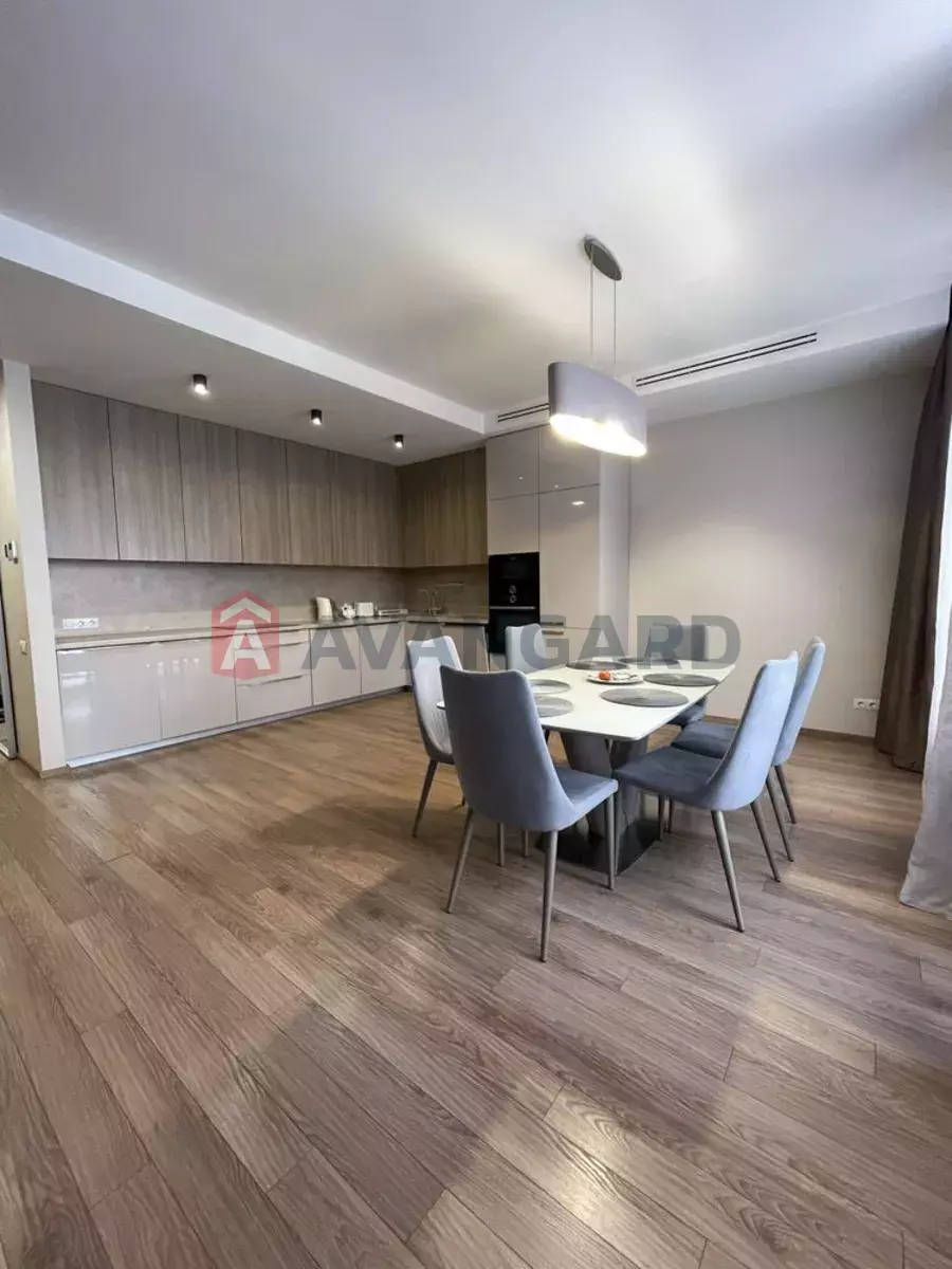 4 ��. ��������, 145/-/50 ��. �., 5/7 ������ ���� 13