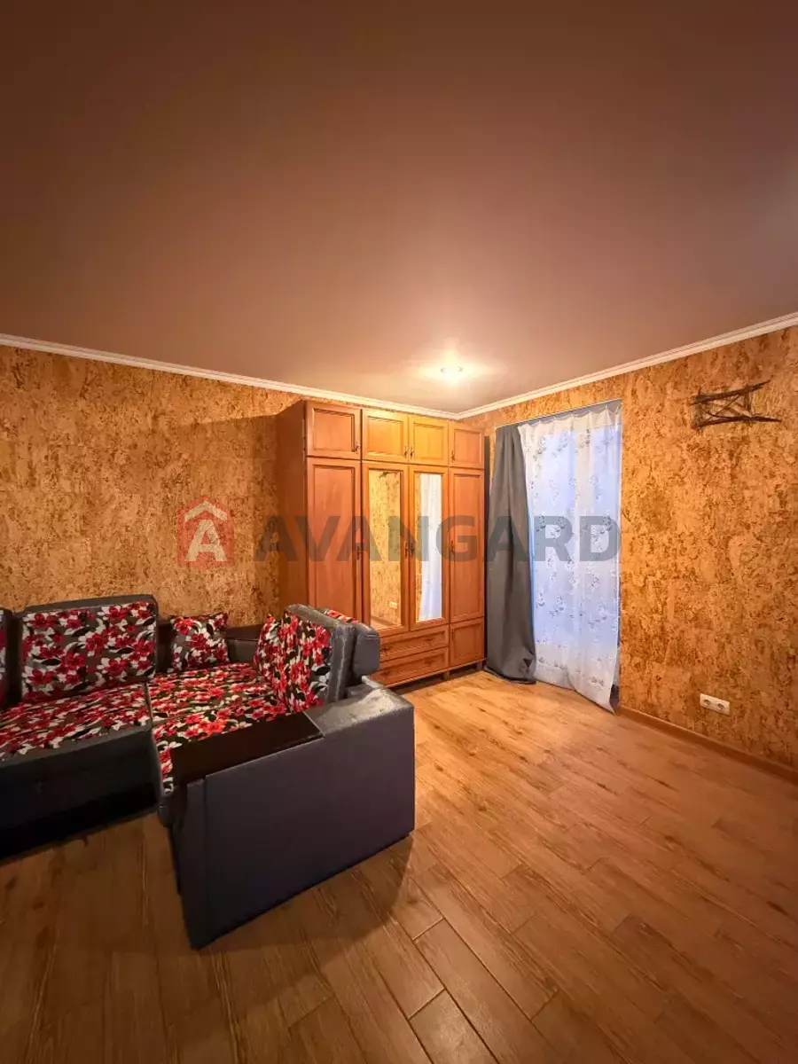 1 ����. ��������, 63/-/- ��. �., 10/10 ���� ���� 6