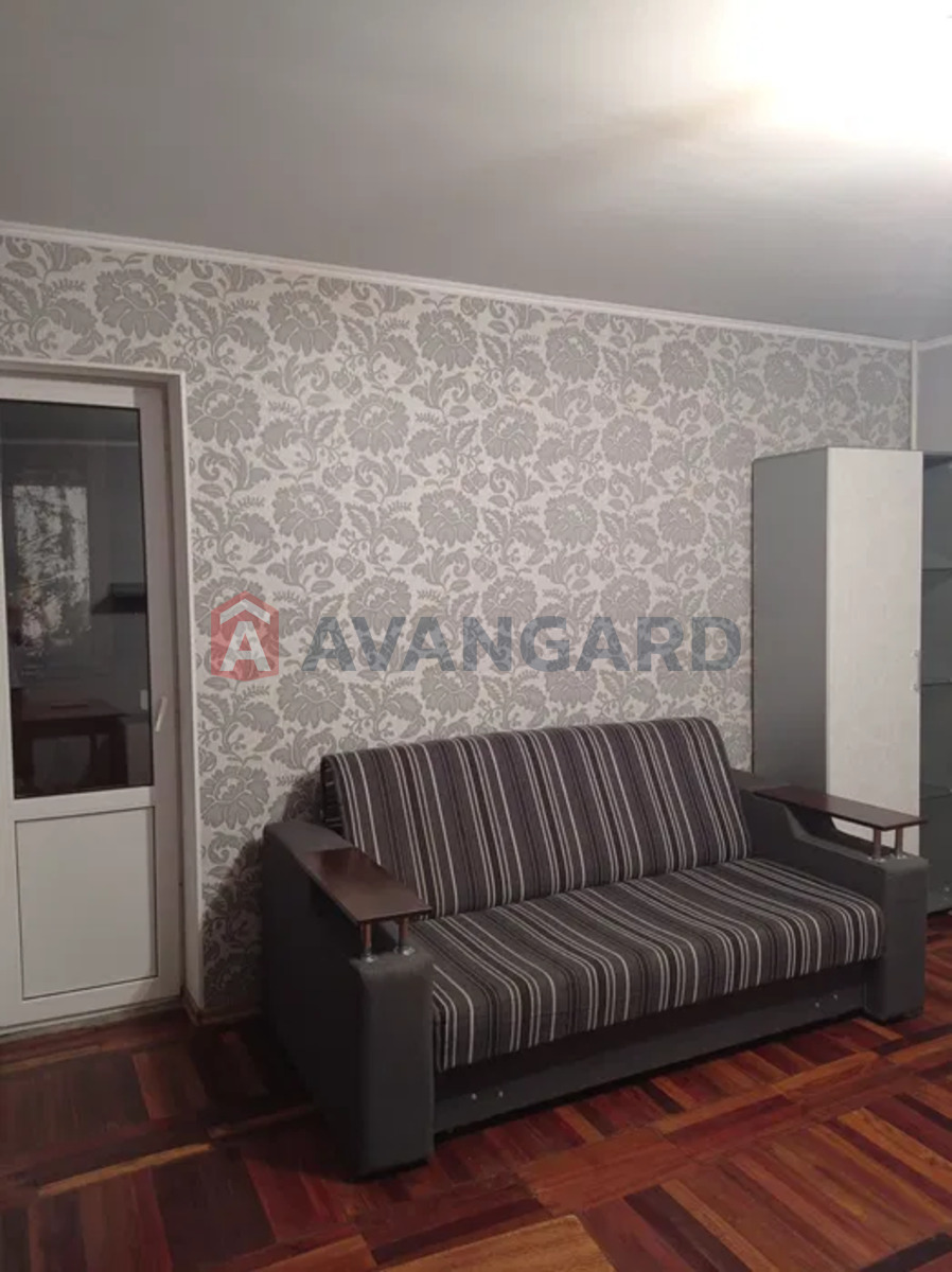 1 . , 40/-/7 . ., 8/9   4