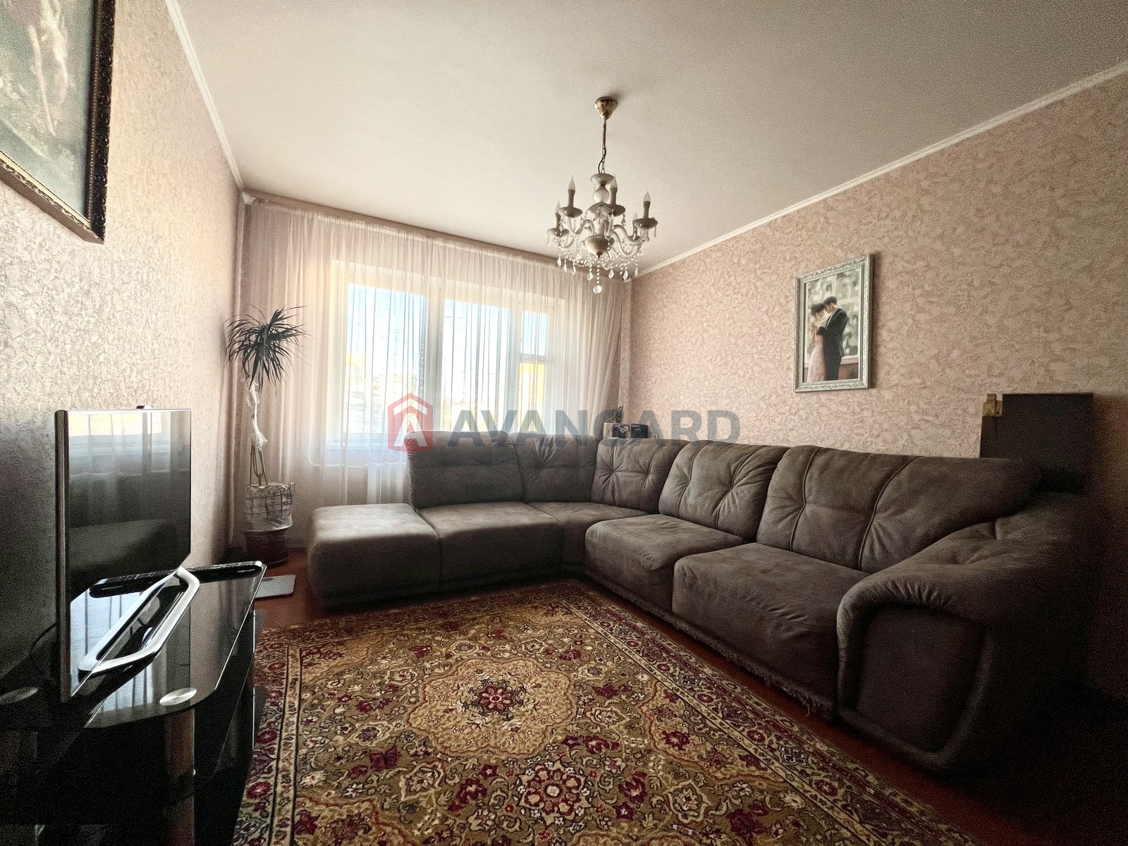 3 ��. ��������, 68/48/9 ��. �., 7/10 ������ ���� 4