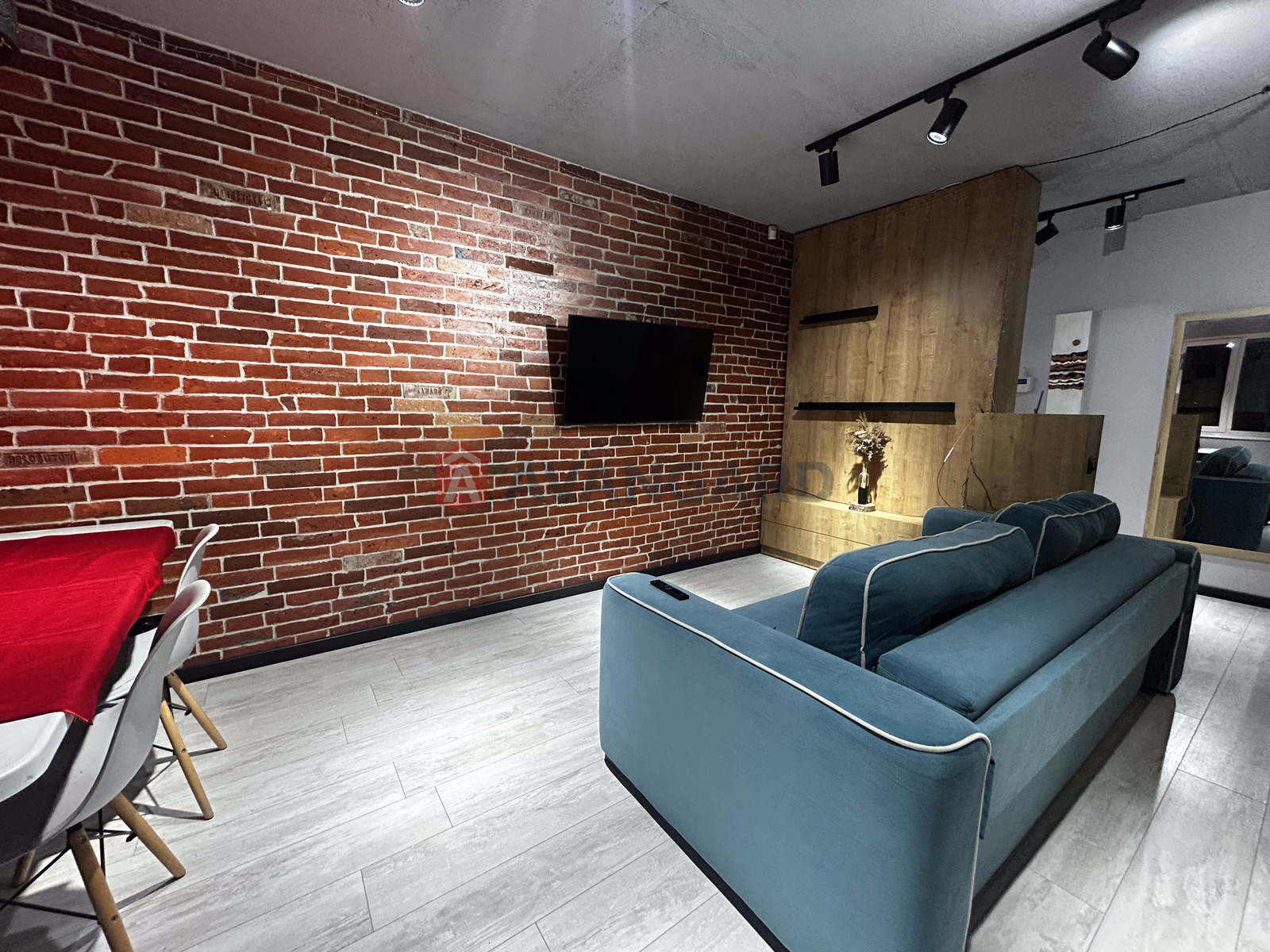 2 ��. ��������, 100/33/40 ��. �., 10-11/11 ������ ���� 3