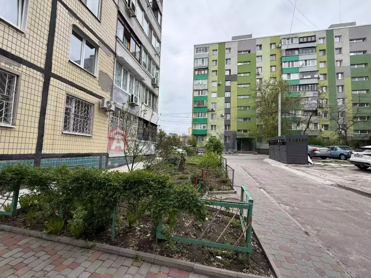 3 ��. ��������, 72/40/9 ��. �., 3/9 ������ ���� 8