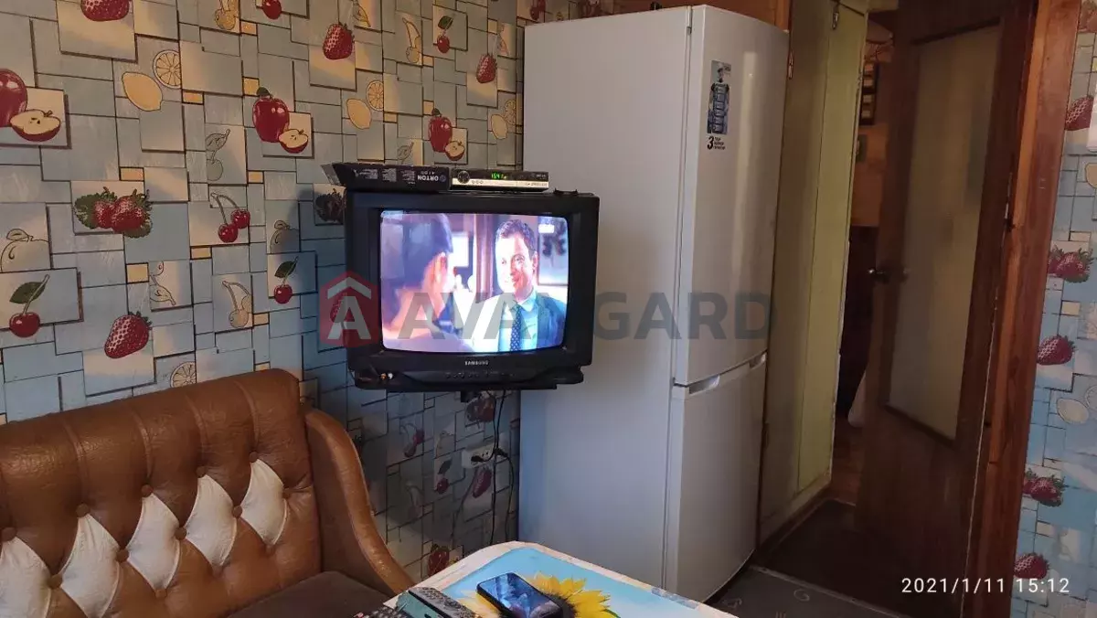 3 ����. ��������, 64/-/9 ��. �., 8/9 ���� ���� 9