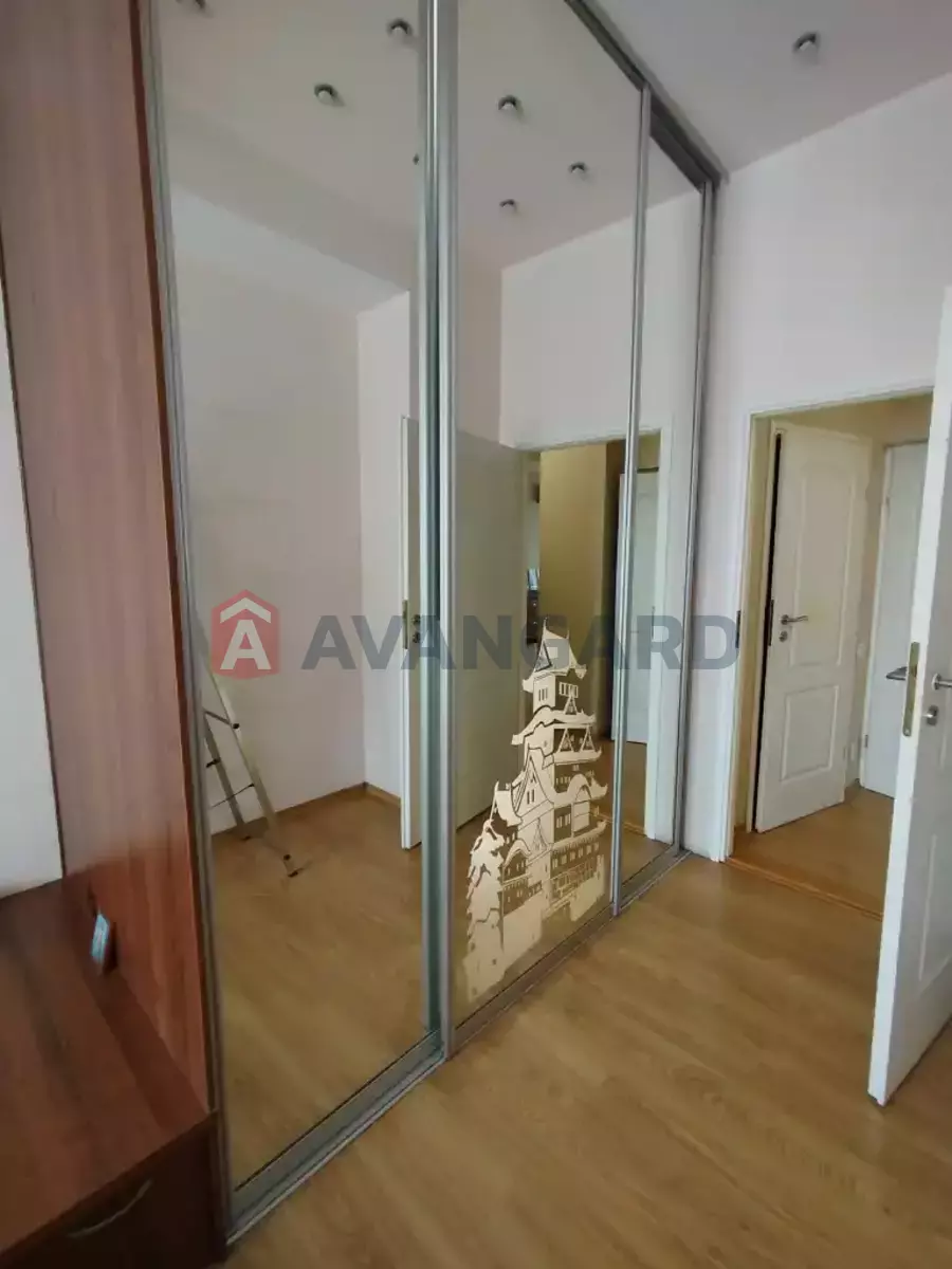 1 ��. ��������, 53/-/20 ��. �., 3/3 ������ ���� 21