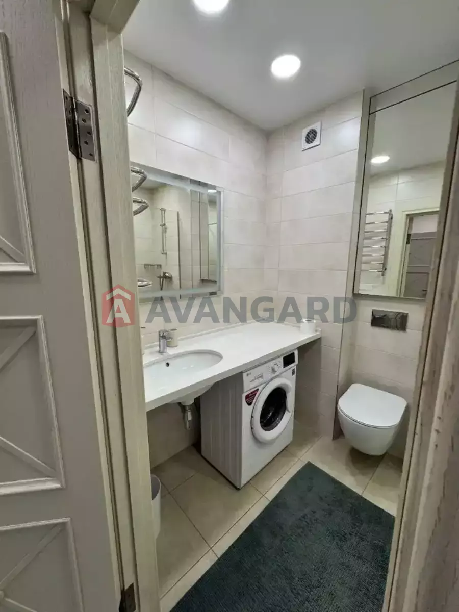 1 ��. ��������, 43/20/15 ��. �., 8/10 ������ ���� 12