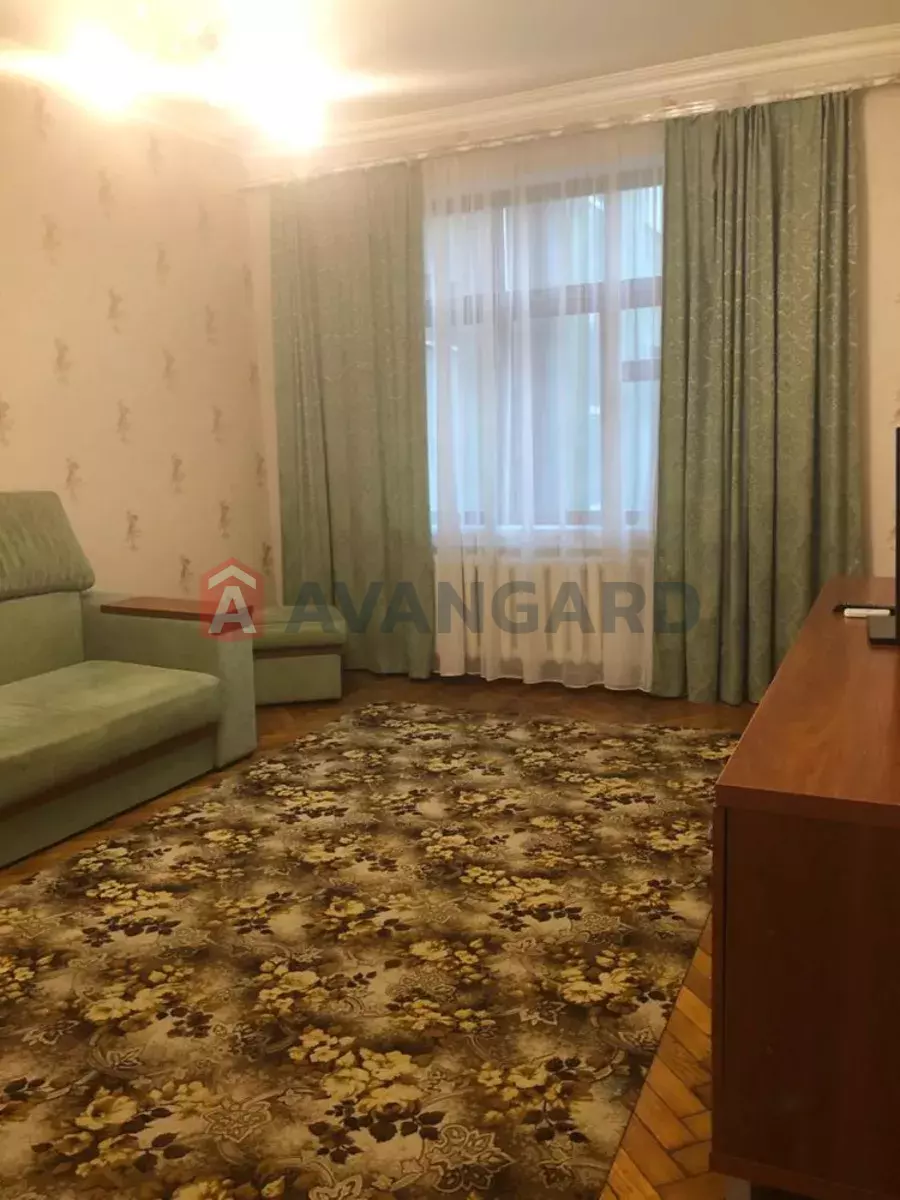 2 ��. ��������, 60/-/7 ��. �., 3/5 ������ ���� 8