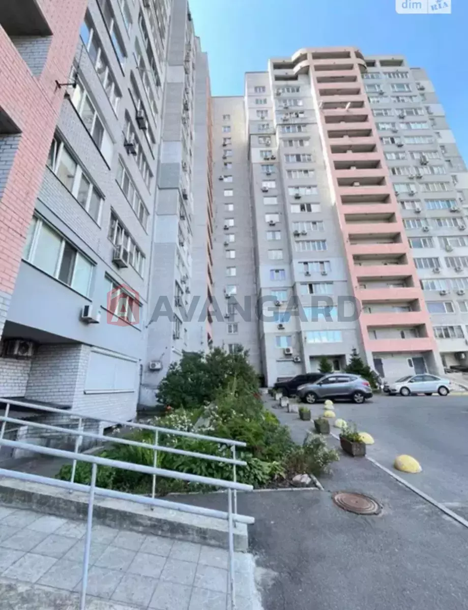 3 ��. ��������, 100/-/- ��. �., 13/17 ������ ���� 2