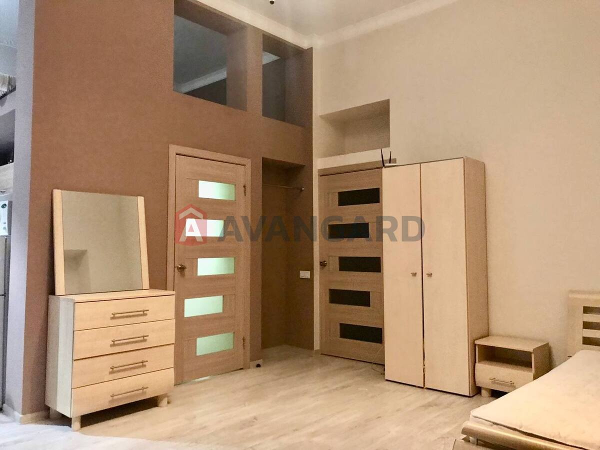 1 ��. ��������, 32/-/- ��. �., 2/3 ������ ���� 3