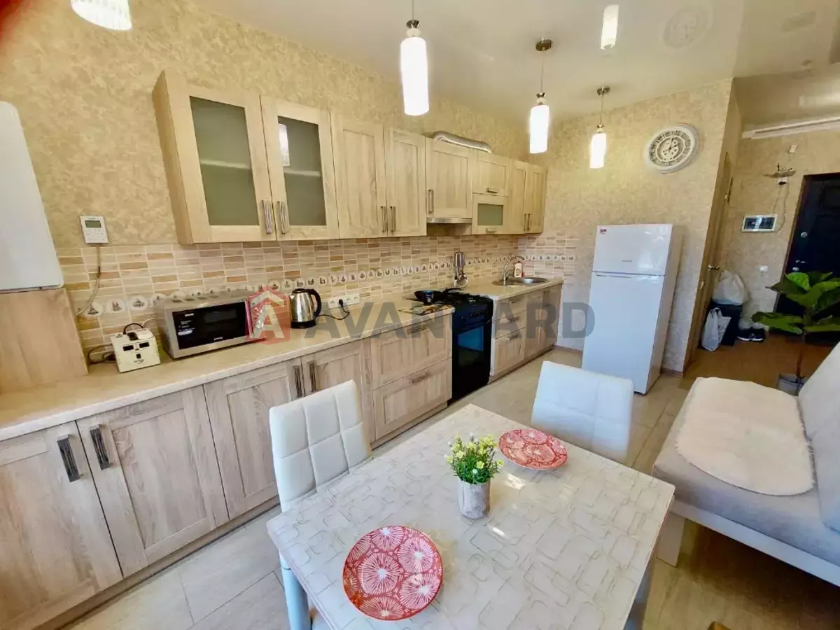 2 ��. ��������, 48/30/18 ��. �., 8/12 ������ ���� 7