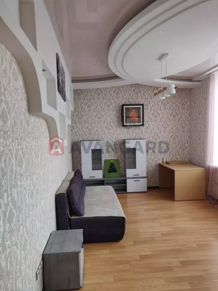 3 ����. ��������, 104/-/15 ��. �., 8/12 ���� ���� 14