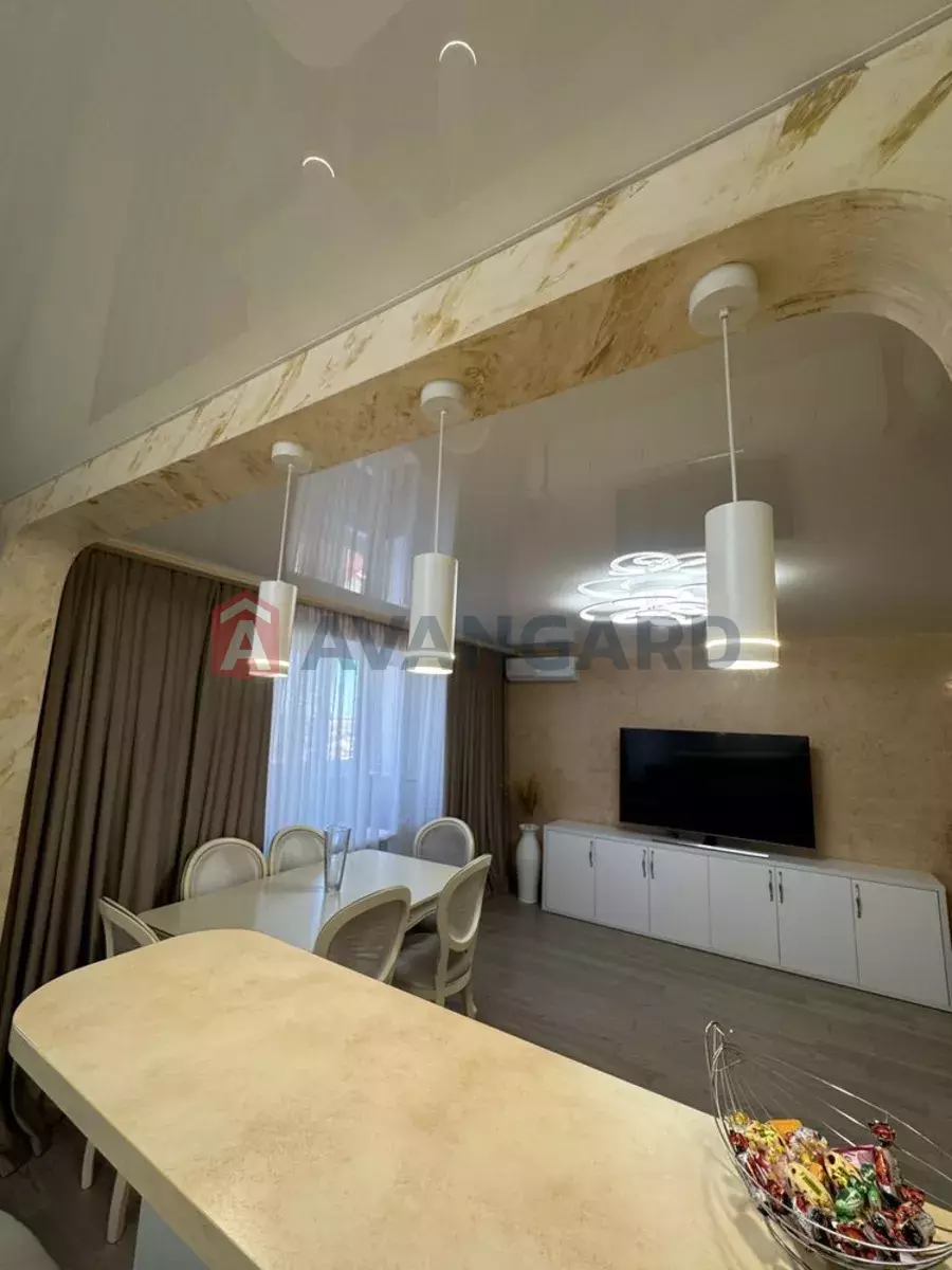 3 ����. ��������, 64/-/15 ��. �., 7/9 ���� ���� 9