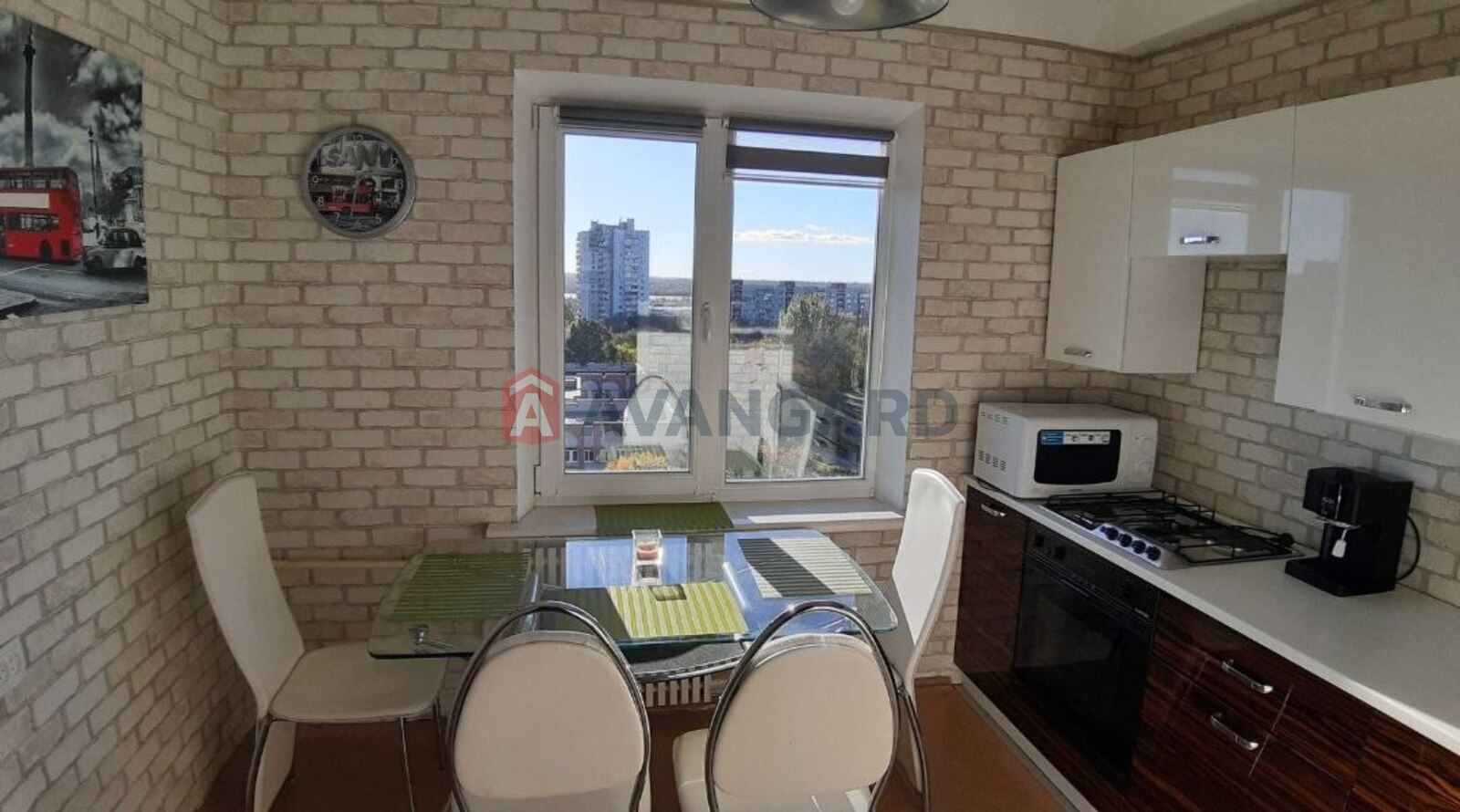 3 ����. ��������, 68/-/7 ��. �., 9/9 ���� ���� 4