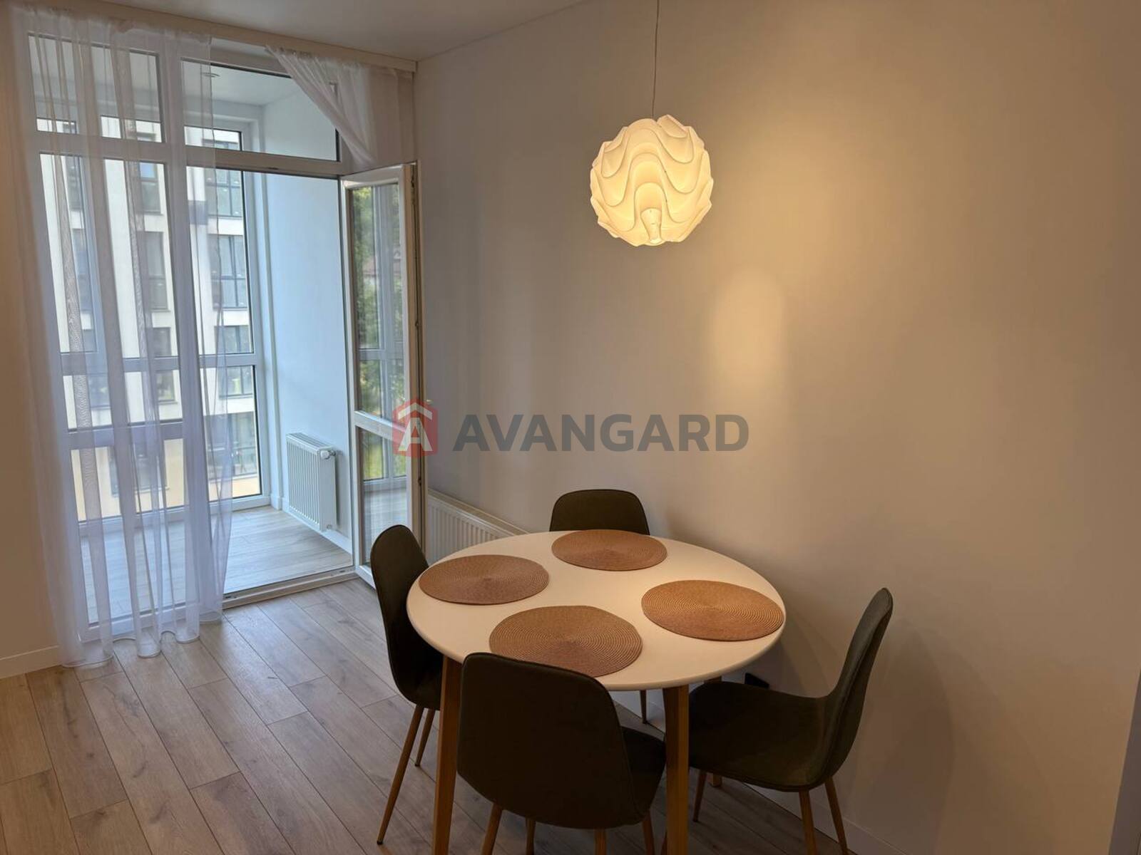 1 ��. ��������, 43/16/14 ��. �., 4/5 ������ ���� 13