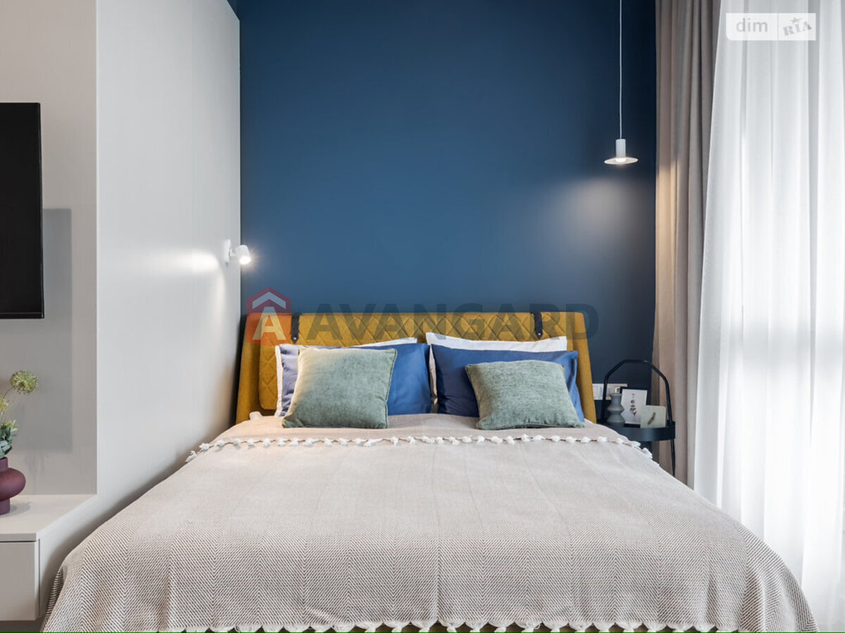 1 ��. ��������, 45/19/5 ��. �., 8/10 ������ ���� 3