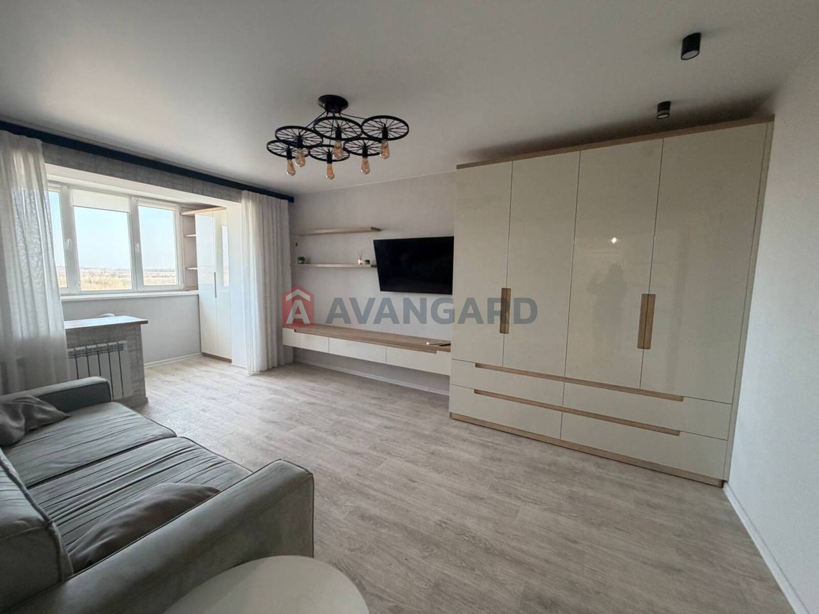 2 ��. ��������, 60/30/10 ��. �., 9/10 ������ ���� 10