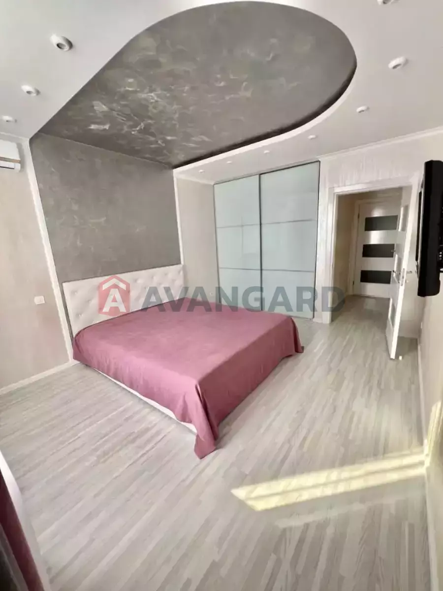 3 ����. ��������, 84/59/14 ��. �., 11/12 ���� ���� 5