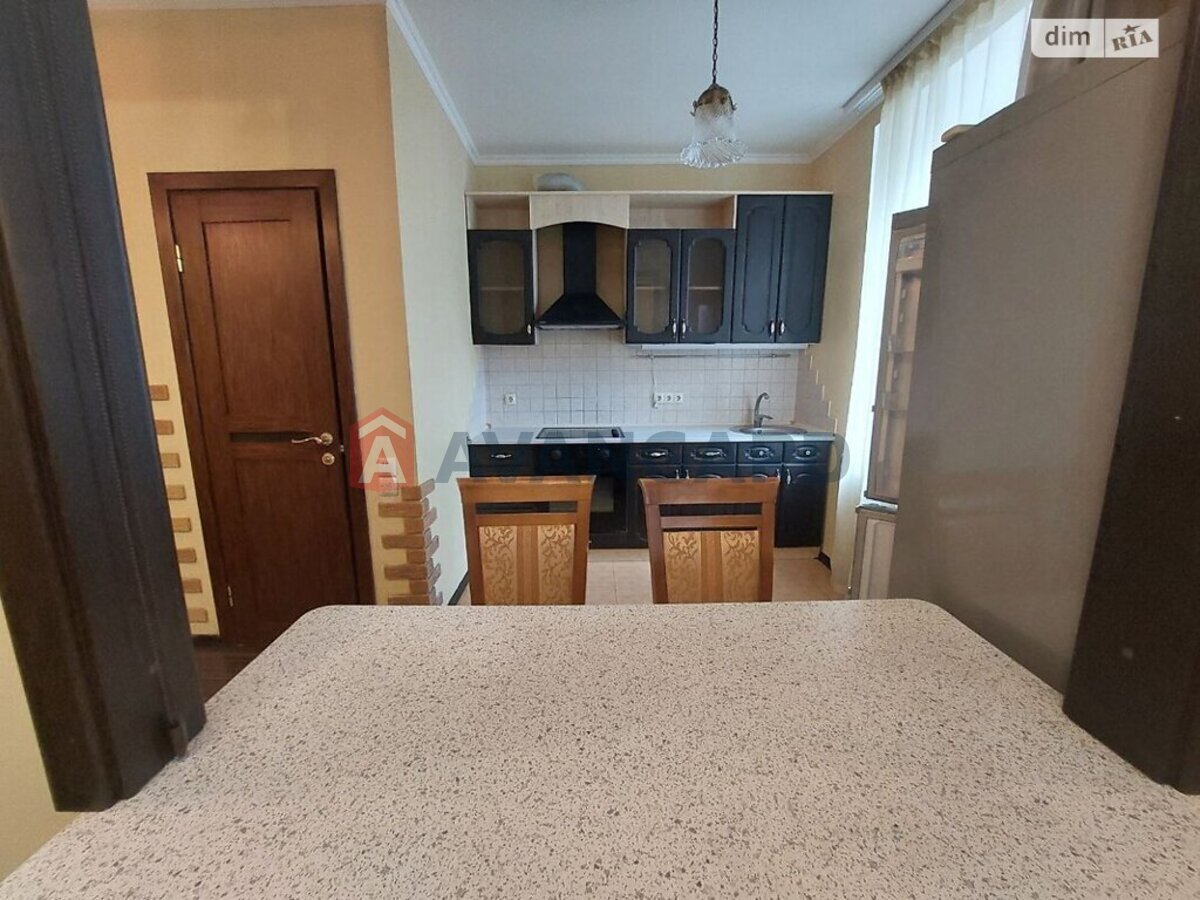 1 ��. ��������, 38/16/14 ��. �., 1/3 ������ ���� 11