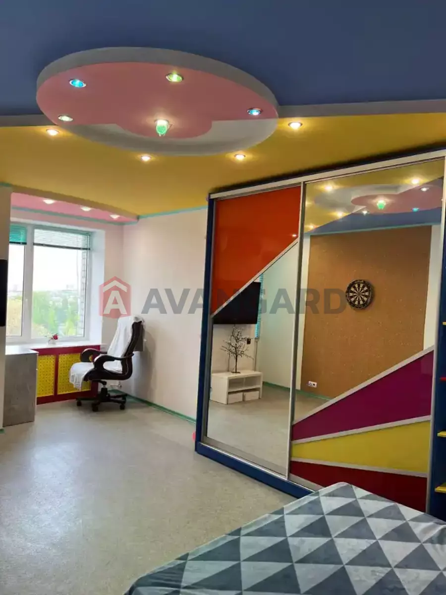 2 ��. ��������, 80/-/- ��. �., 8/16 ������ ���� 10