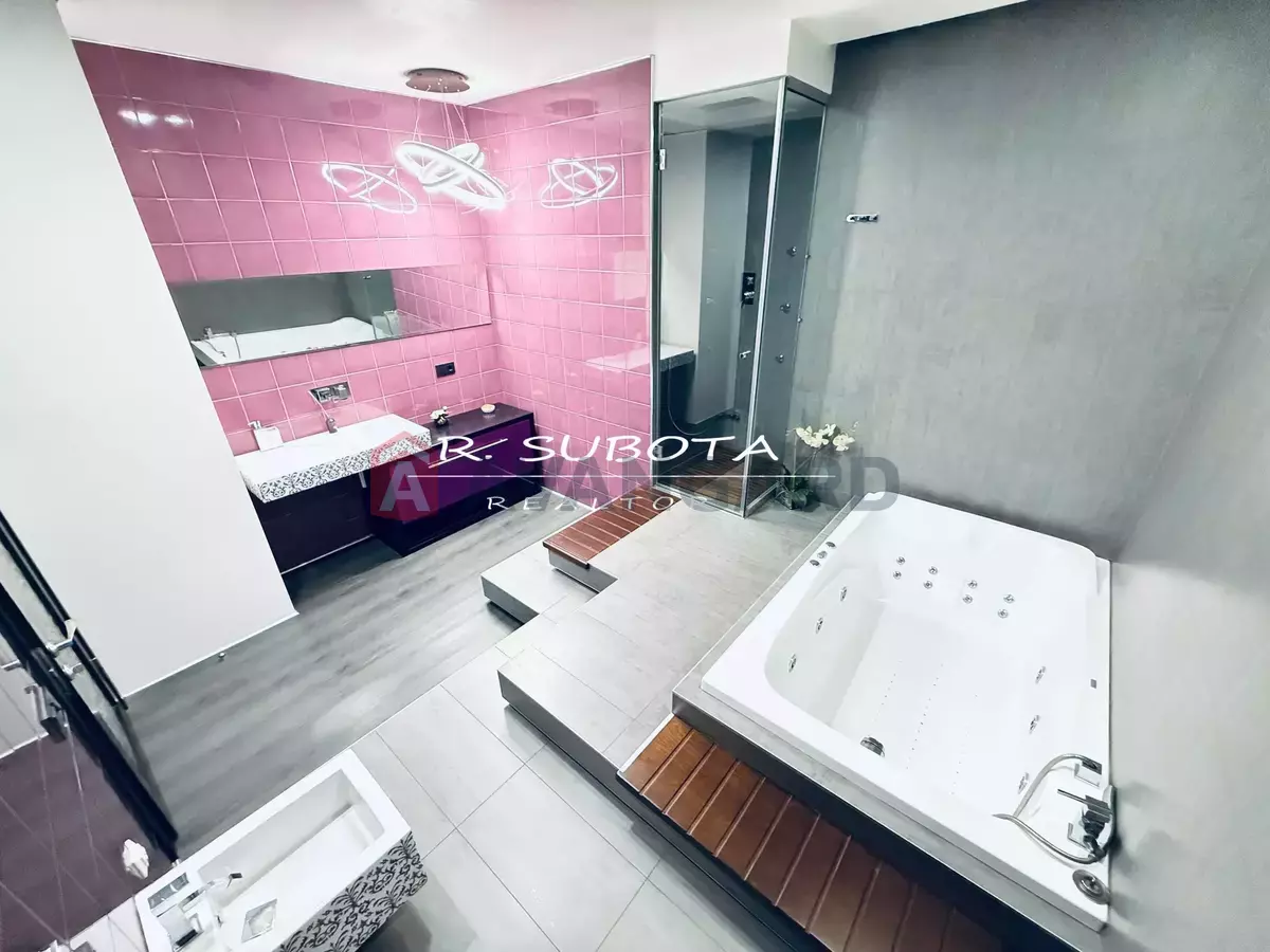 4 ��. ��������, 210/-/- ��. �., 10/10 ������ ���� 9