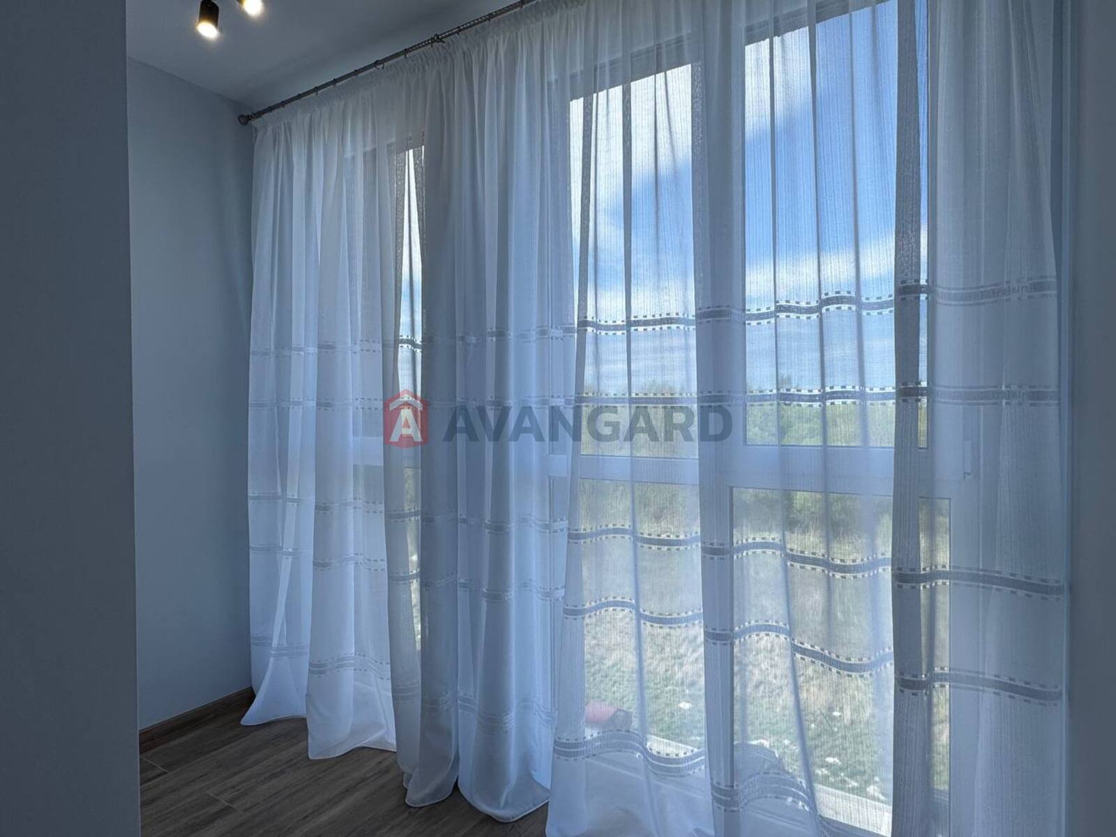 1 ��. ��������, 45/15/16 ��. �., 4/10 ������ ���� 12