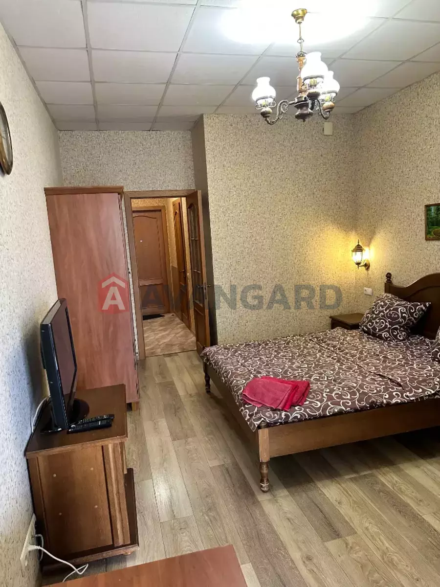 1 ��. ��������, 30/-/10 ��. �., 8/16 ������ ���� 9