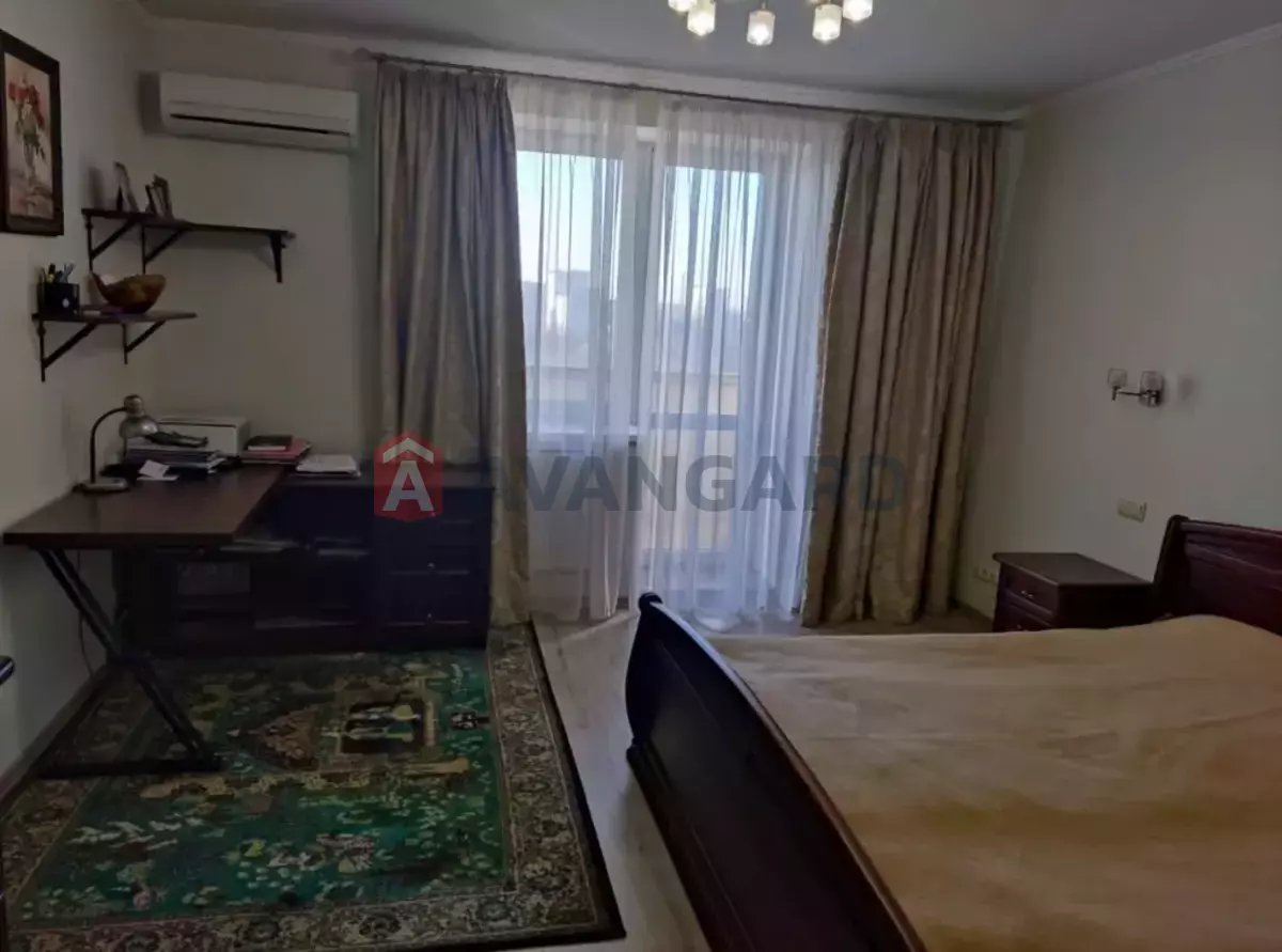 3 ��. ��������, 100/-/- ��. �., 13/17 ������ ���� 4