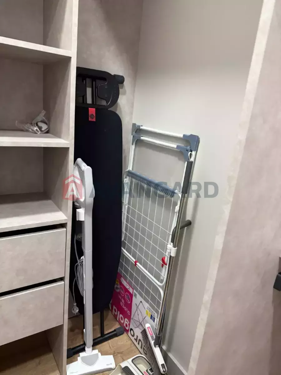 1 ����. ��������, 32/-/- ��. �., 8/24 ���� ���� 8