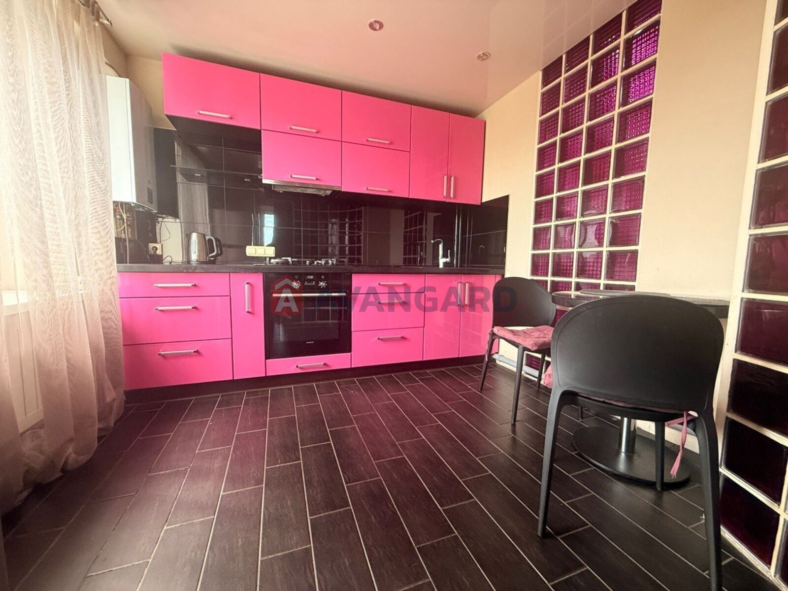 1 ��. ��������, 40/-/10 ��. �., 9/9 ������ ���� 3