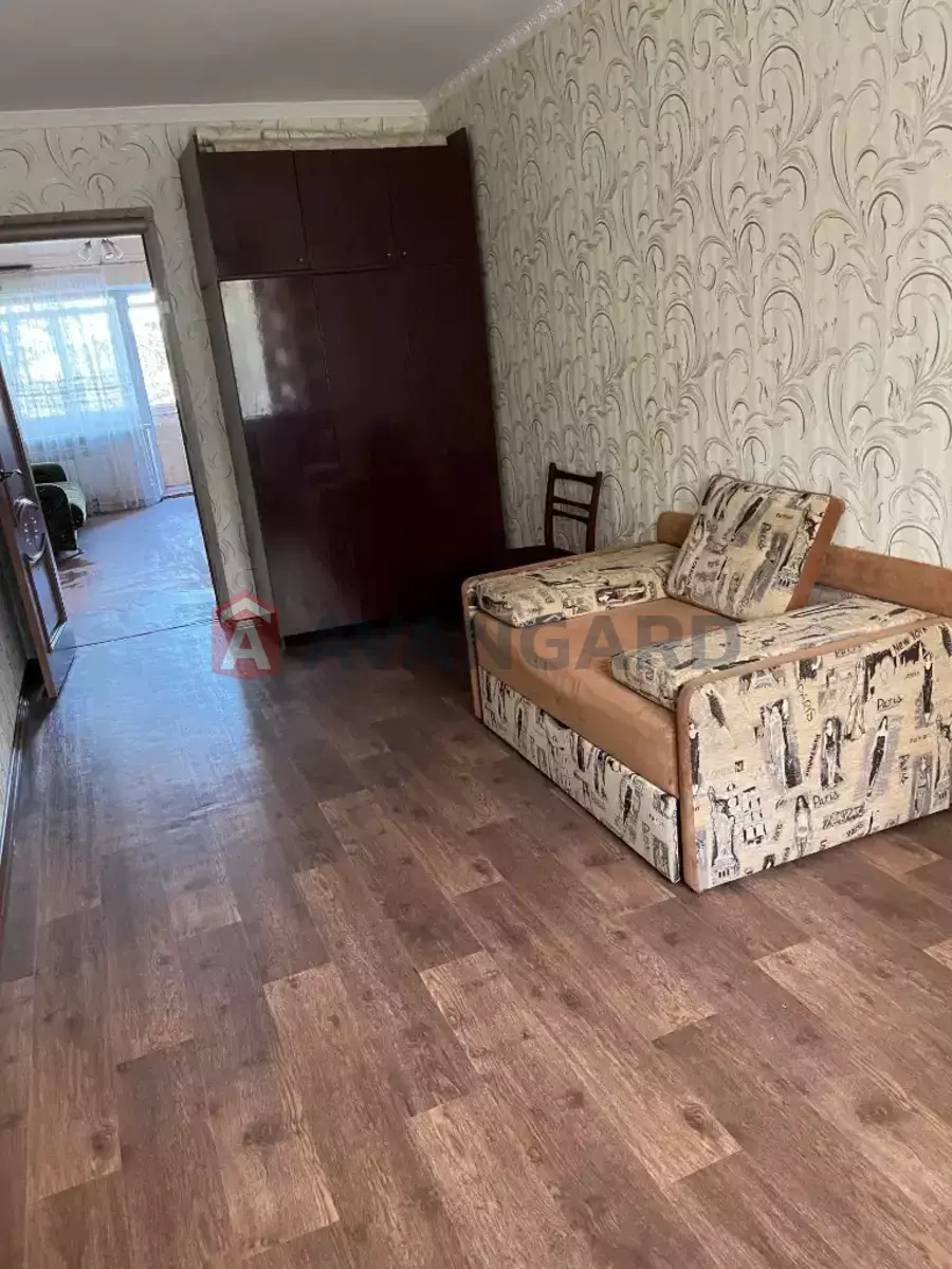 2 ��. ��������, 43/-/- ��. �., 3/4 ������ ���� 8