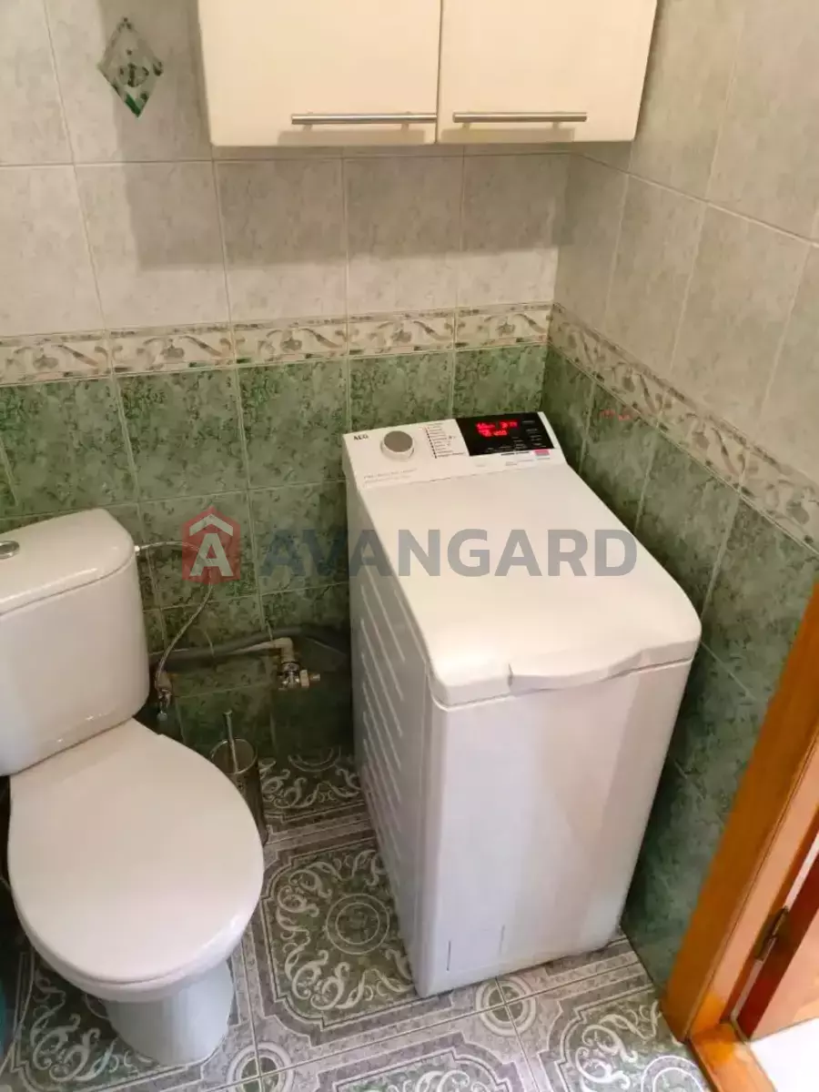 2 ����. ��������, 40/-/7 ��. �., 3/9 ���� ���� 9