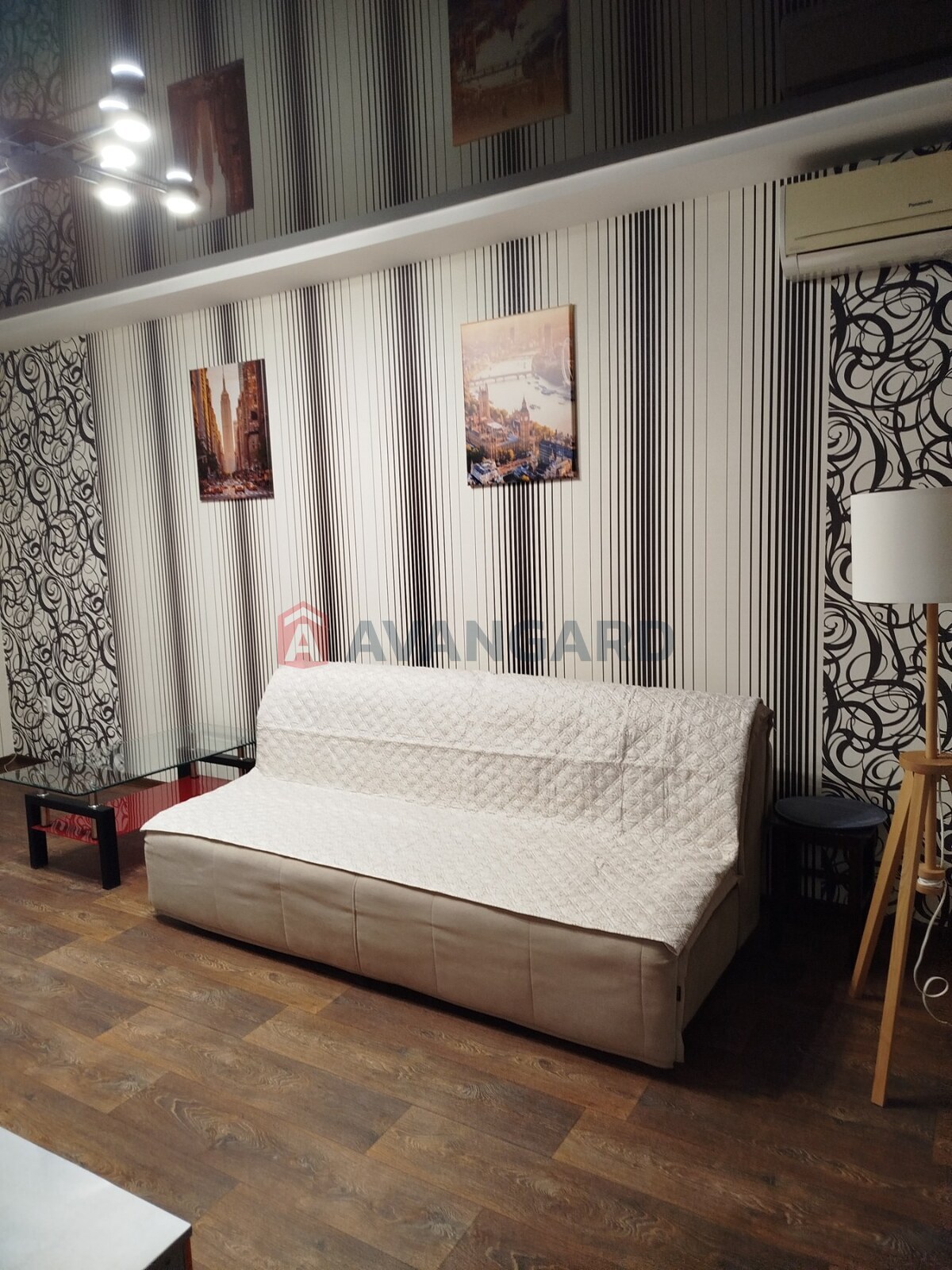 1 ��. ��������, 36/19/7 ��. �., 4/4 ������ ���� 5