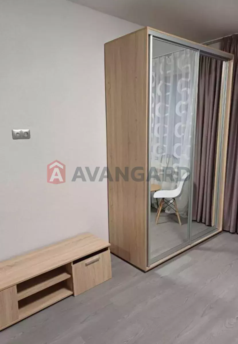 2 ��. ��������, 50/-/8 ��. �., 1/2 ������ ���� 3