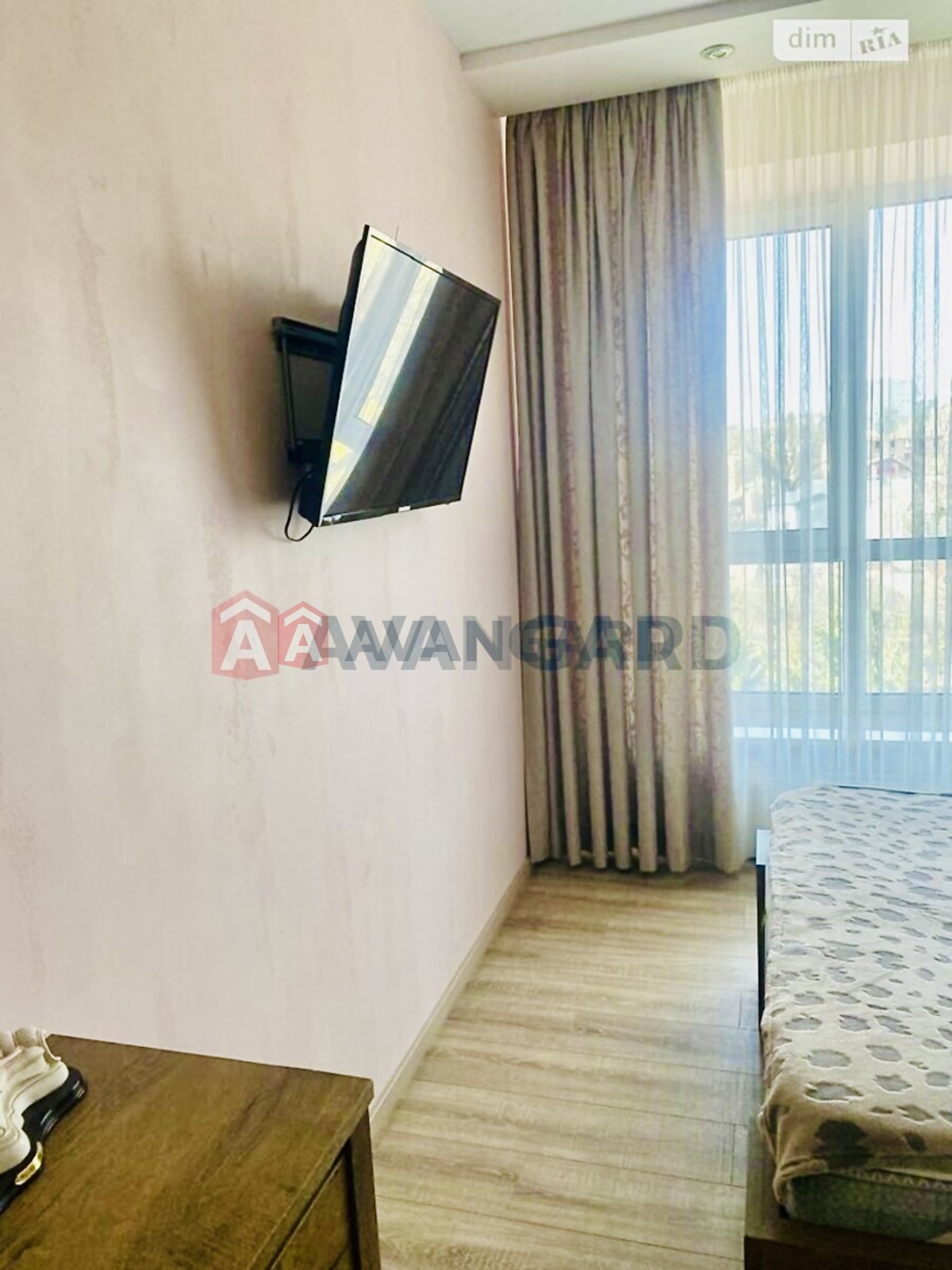 2 ����. ��������, 44/28/- ��. �., 5/8 ���� ���� 8