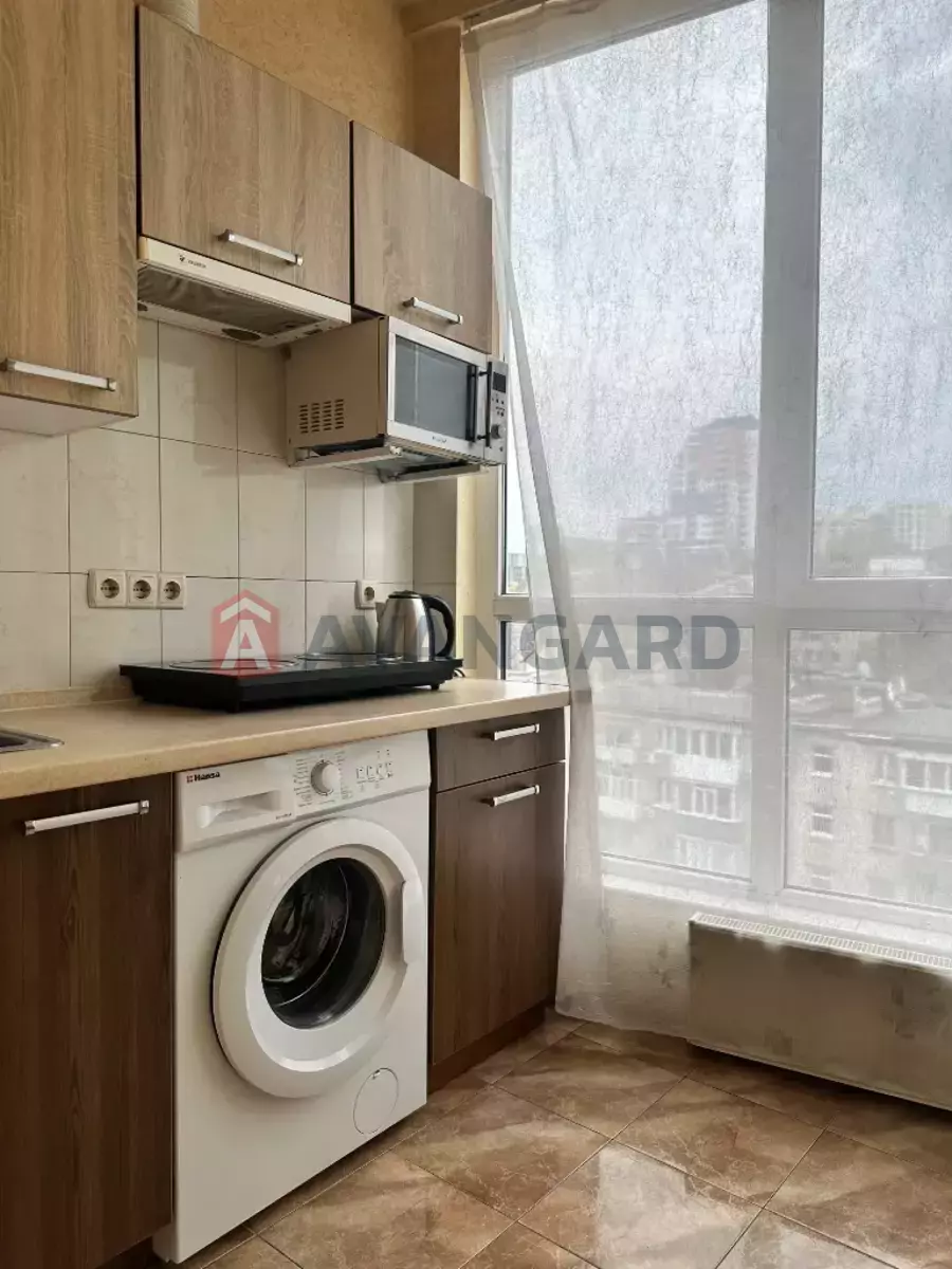 1 ��. ��������, 30/-/10 ��. �., 8/16 ������ ���� 19