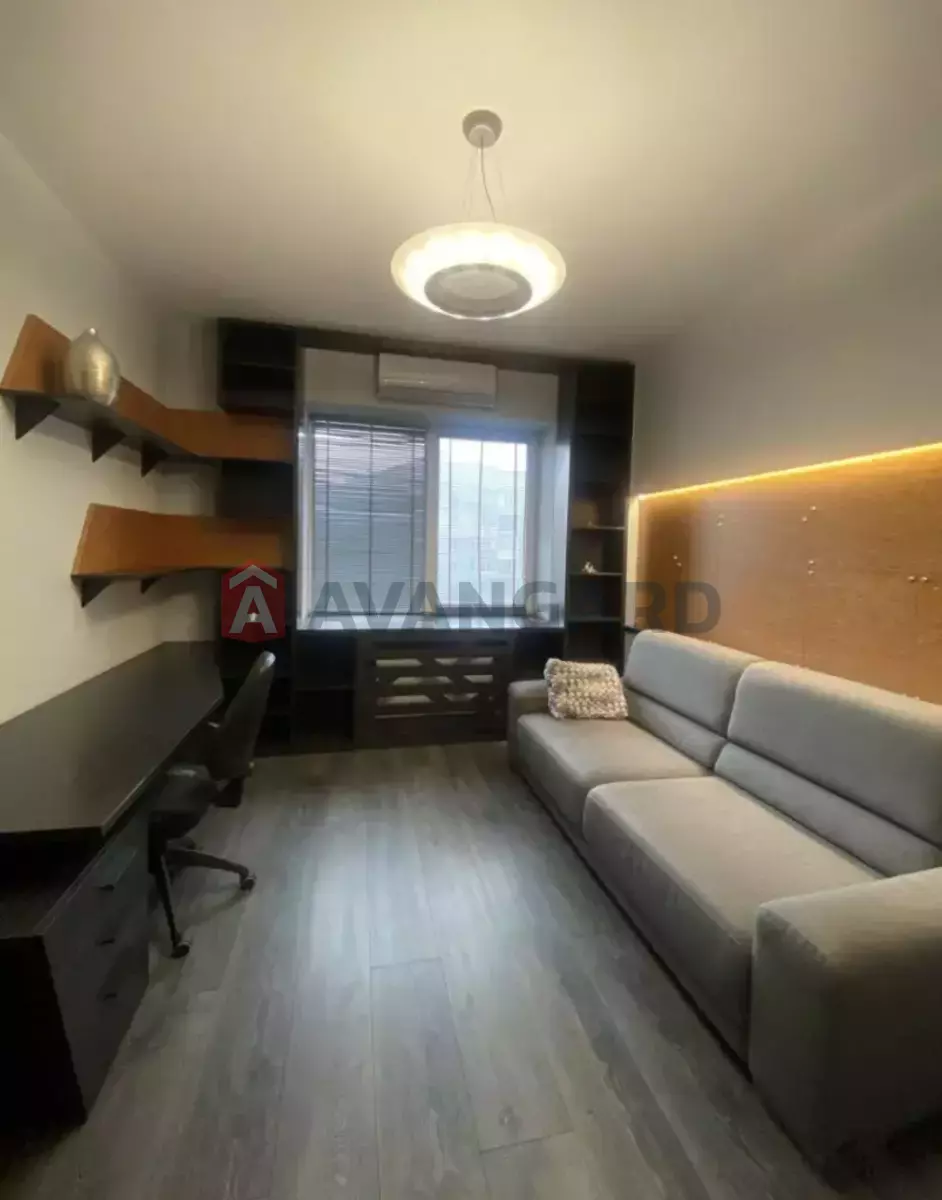 3 ��. ��������, 90/-/- ��. �., 7/10 ������ ���� 6