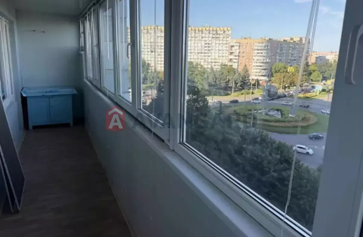 4 ����. ��������, 85/-/8 ��. �., 6/17 ���� ���� 8