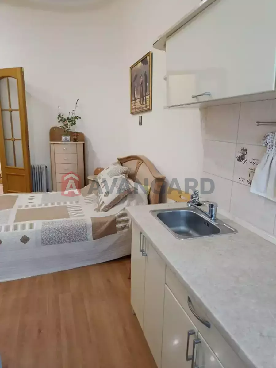 1 . , 46/-/6 . ., 1/4   9