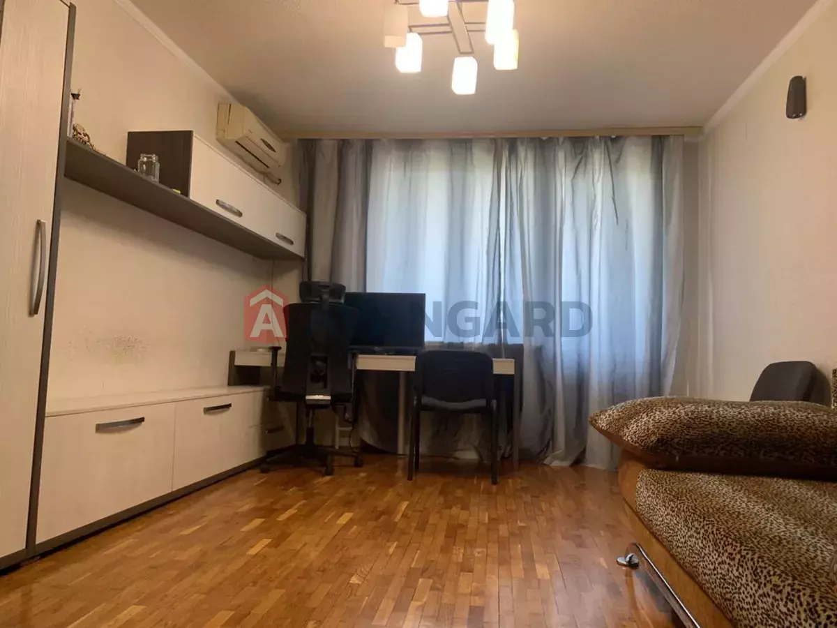 1 ����. ��������, 40/-/8 ��. �., 15/16 ���� ���� 10